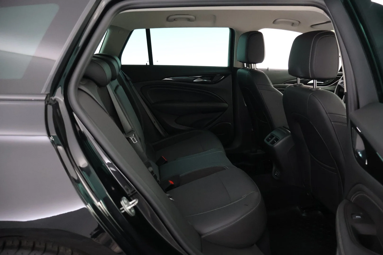Car Image - 1WRlLMz9qRDoFJePgoEQ3Q