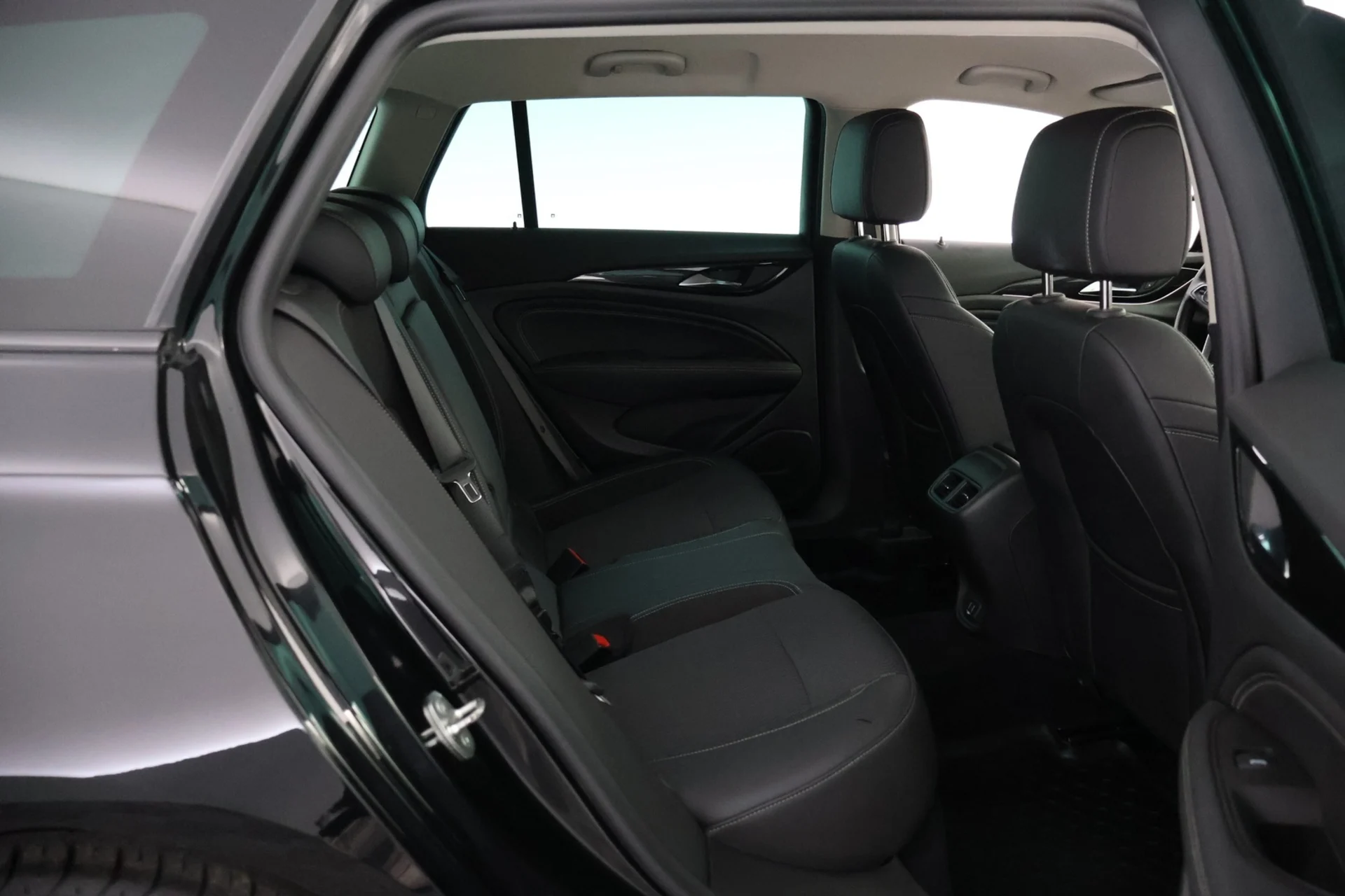 Car Image - 1WRlLMz9qRDoFJePgoEQ3Q