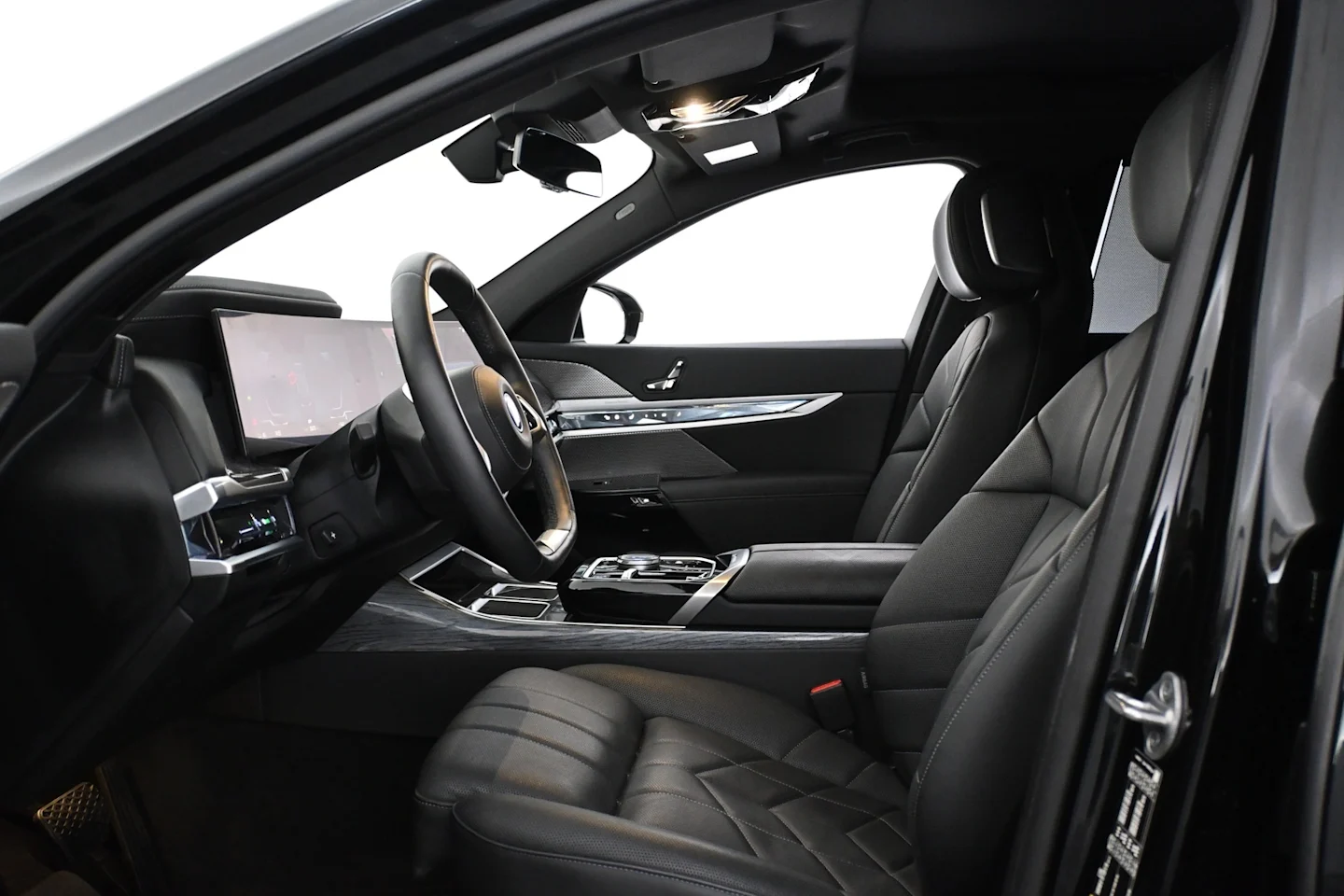 Car Image - 5az1c4F94aKq9M6FX9n1zt