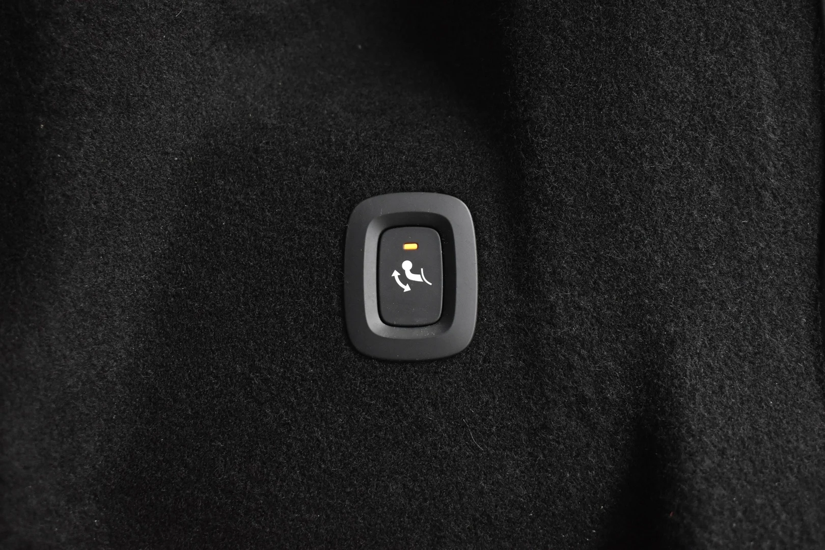 Car Image - r0hzCywllIZgPEta5oUA0
