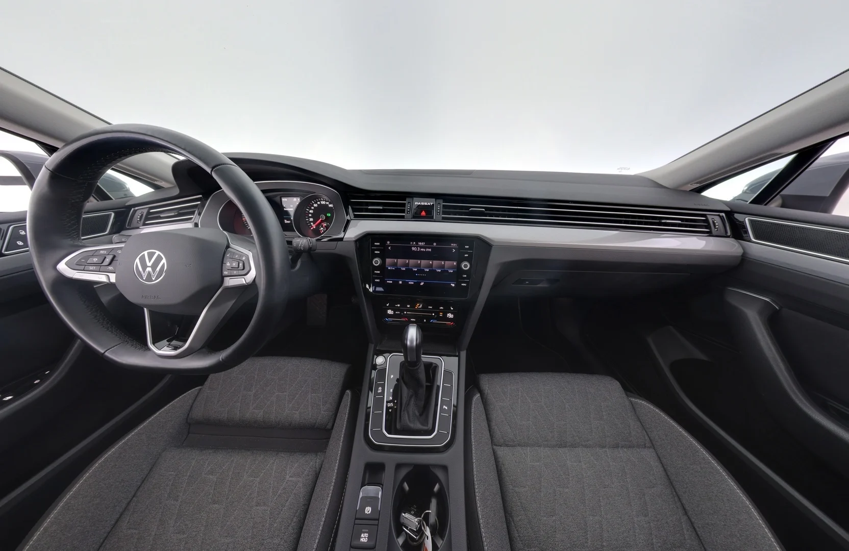 Car Image - NE2QGmWpa3dbhnJ52Z9YL