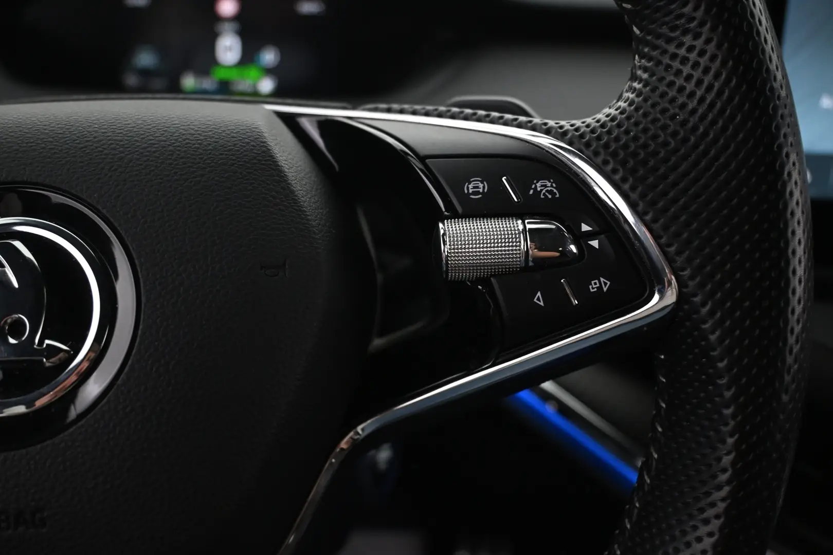 Car Image - 5RDi6fdnT1XDqQeCRmloJf