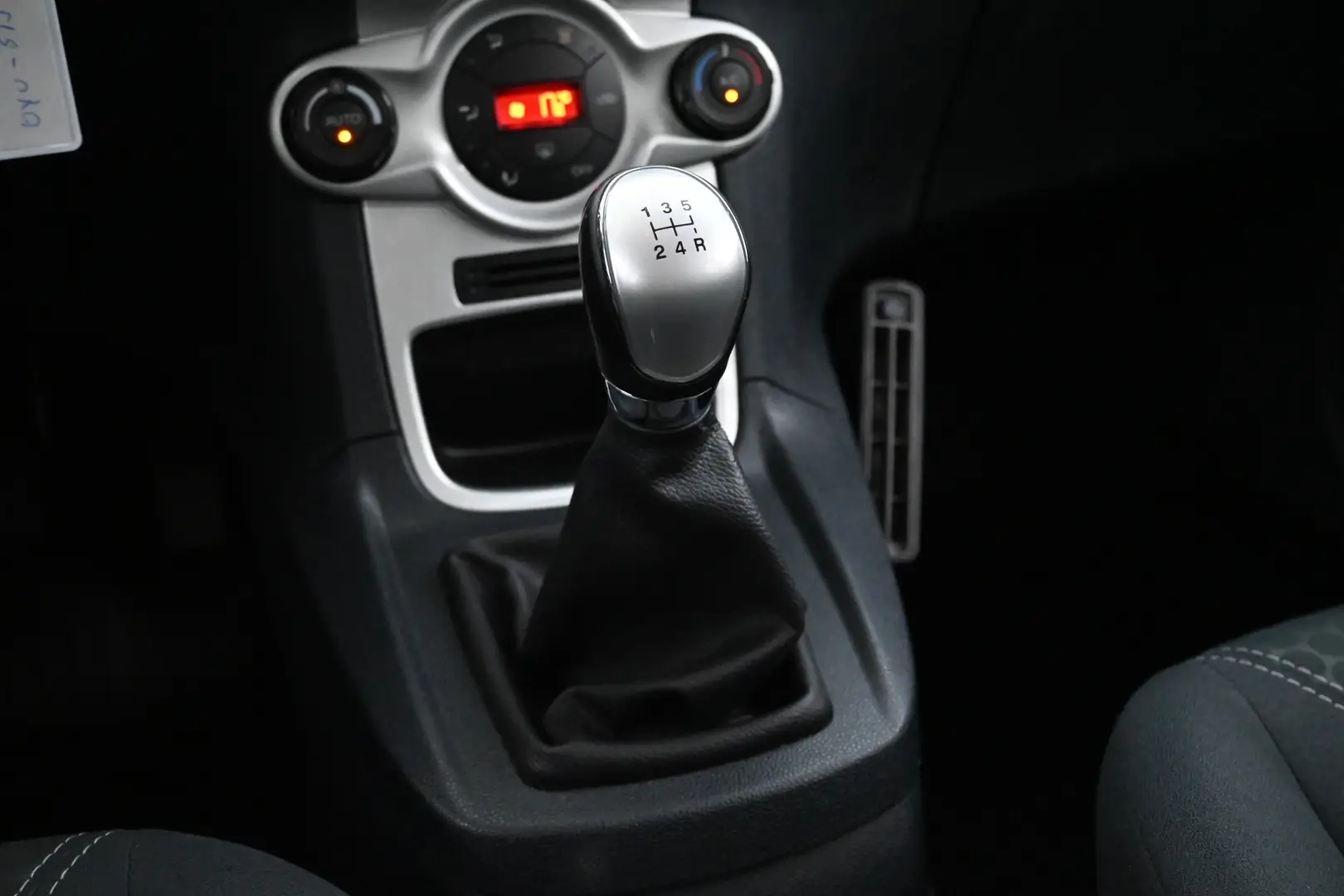 Car Image - 3ytGjuZwAALtMuRyTkGYPL