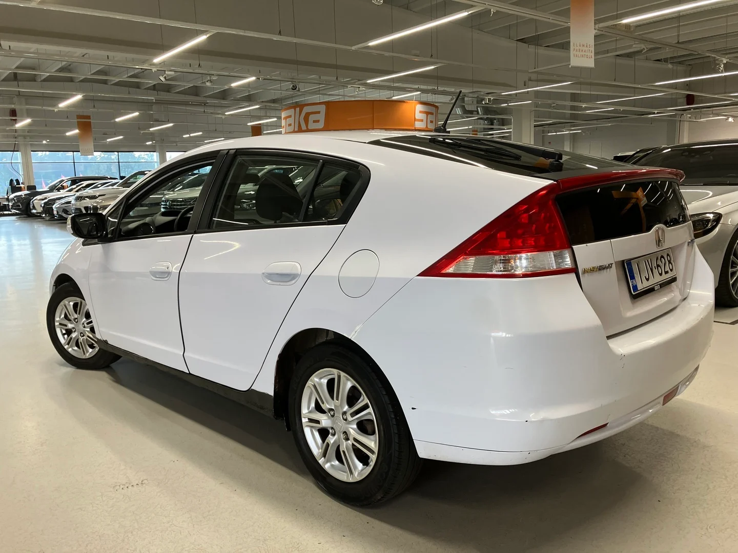Car Image - 7vzN0IjNXw4KY6N8hbqsdC