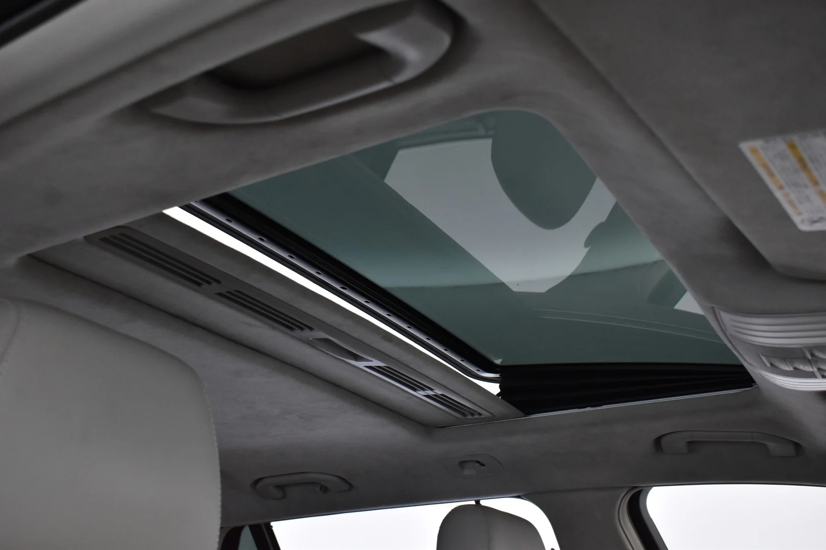 Car Image - 2JP9LvCaLpH0RjFygDSRZC