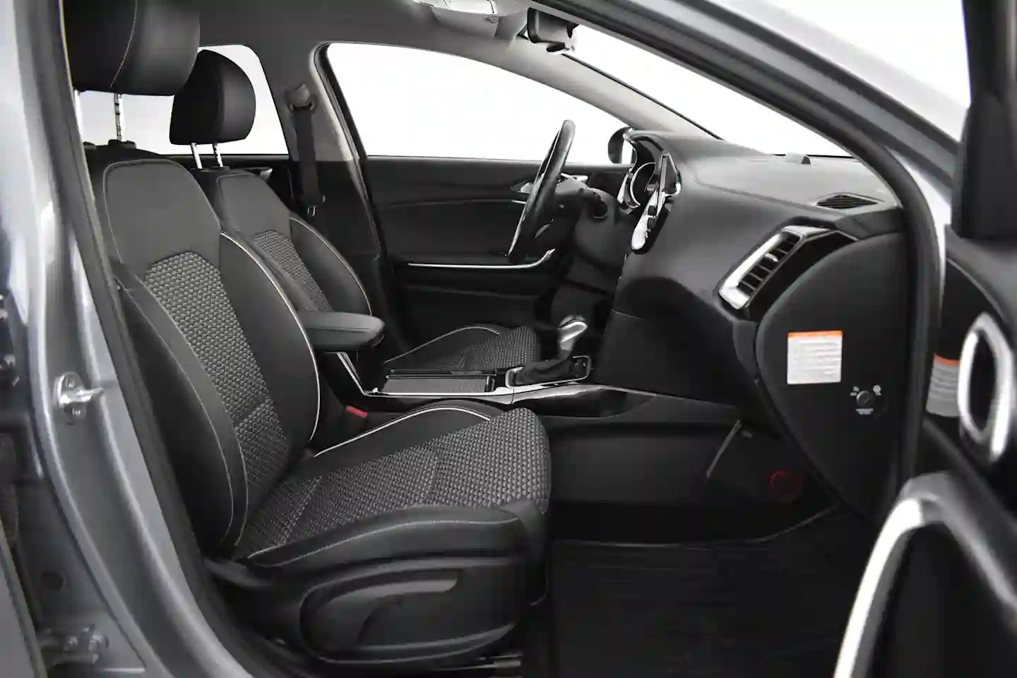 Car Image - 2v2oRc6nPDCYRqmmhJUWo8