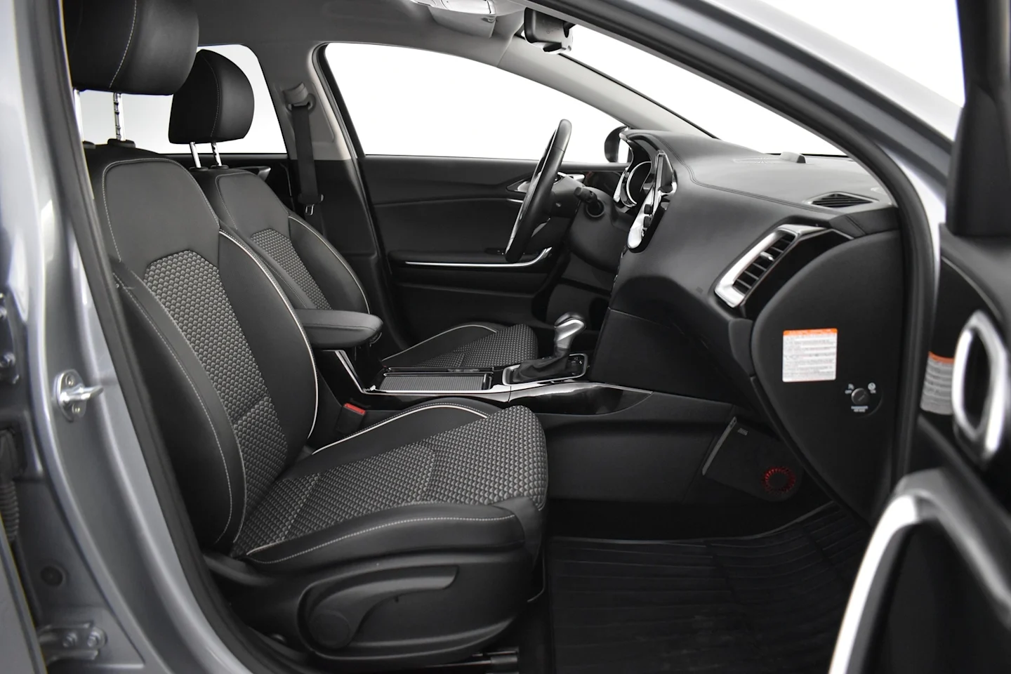 Car Image - 2v2oRc6nPDCYRqmmhJUWo8
