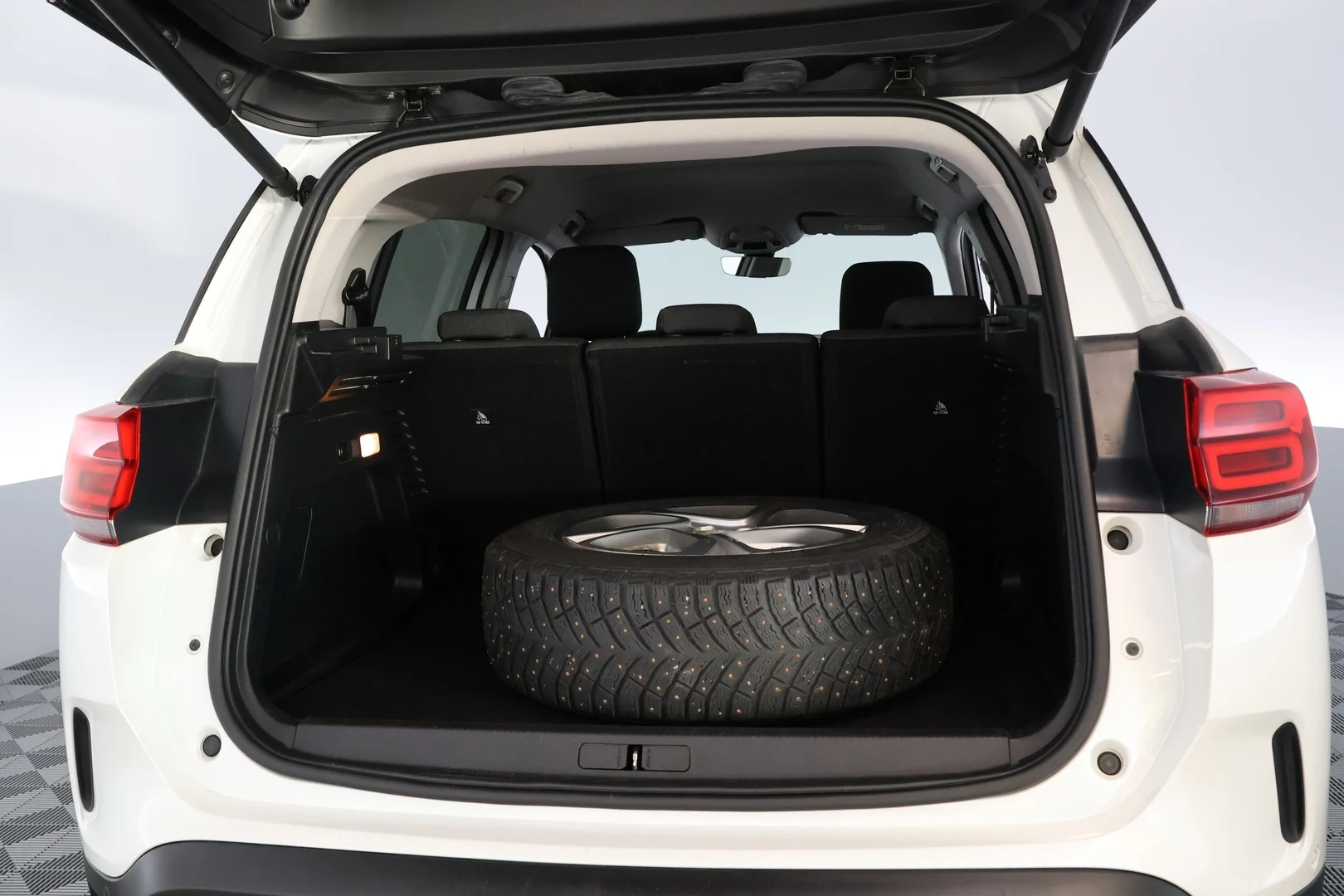 Car Image - 1n9rjxHUK5B1HHMmzeQAxs