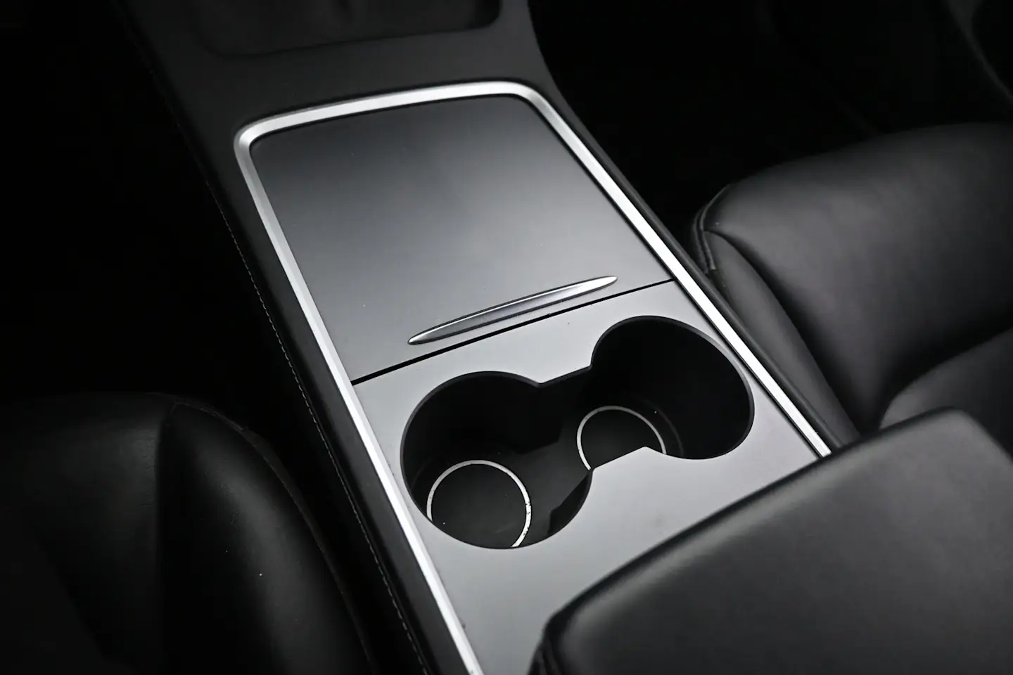 Car Image - 4Rnsq1HlkOqxABo5PNBQJI