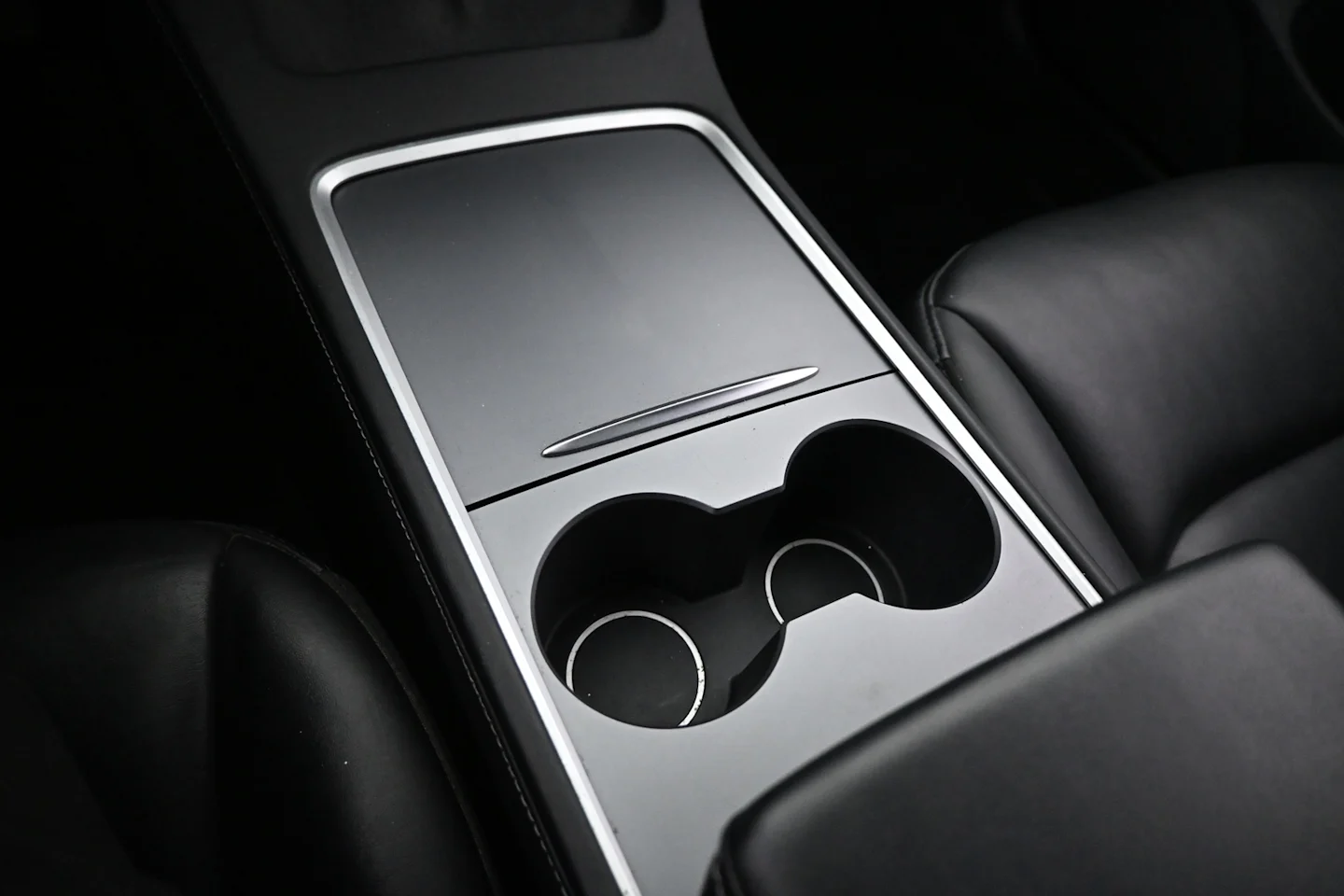 Car Image - 4Rnsq1HlkOqxABo5PNBQJI