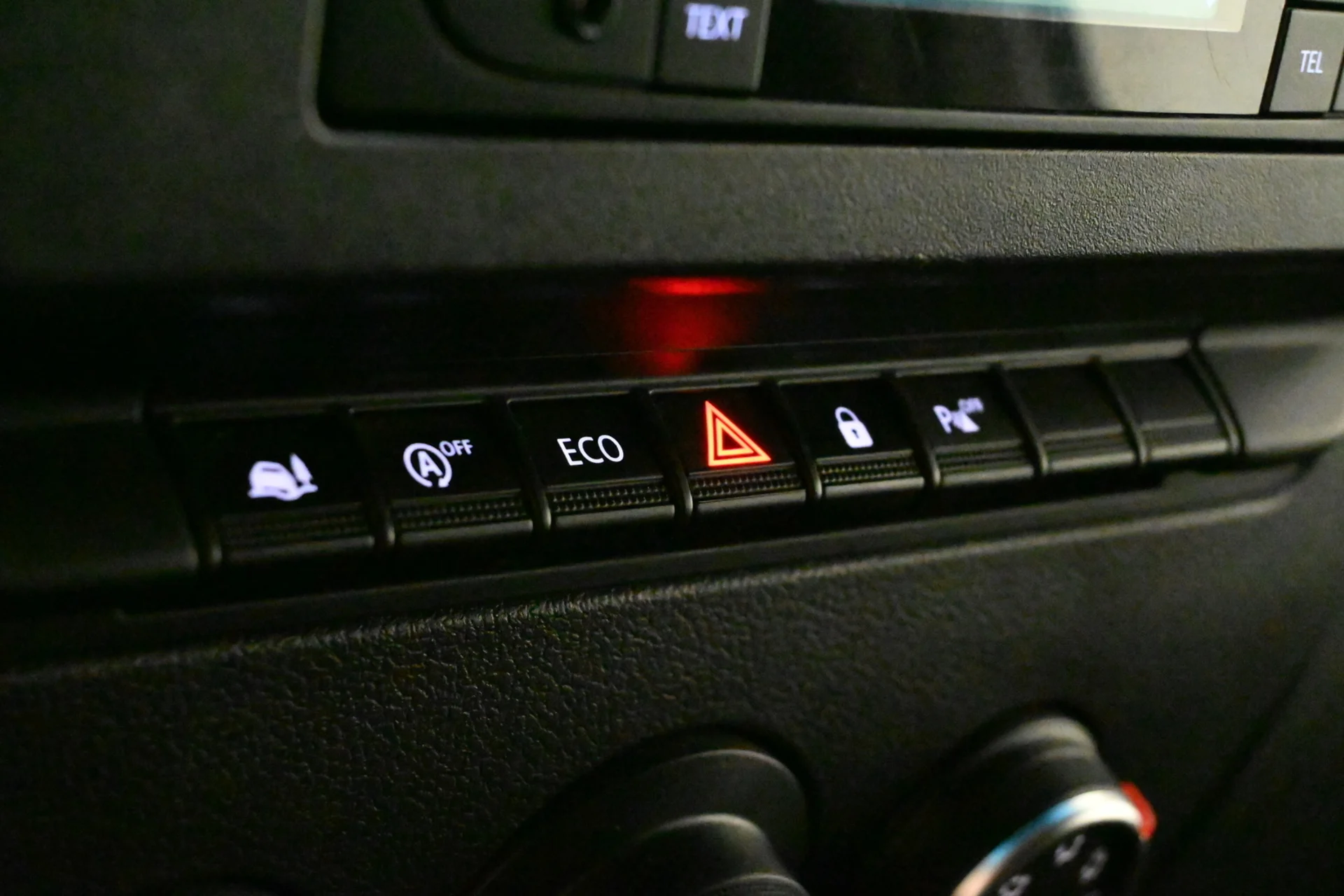 Car Image - 7F1JU8AeG8HpVd40L4j3Ok