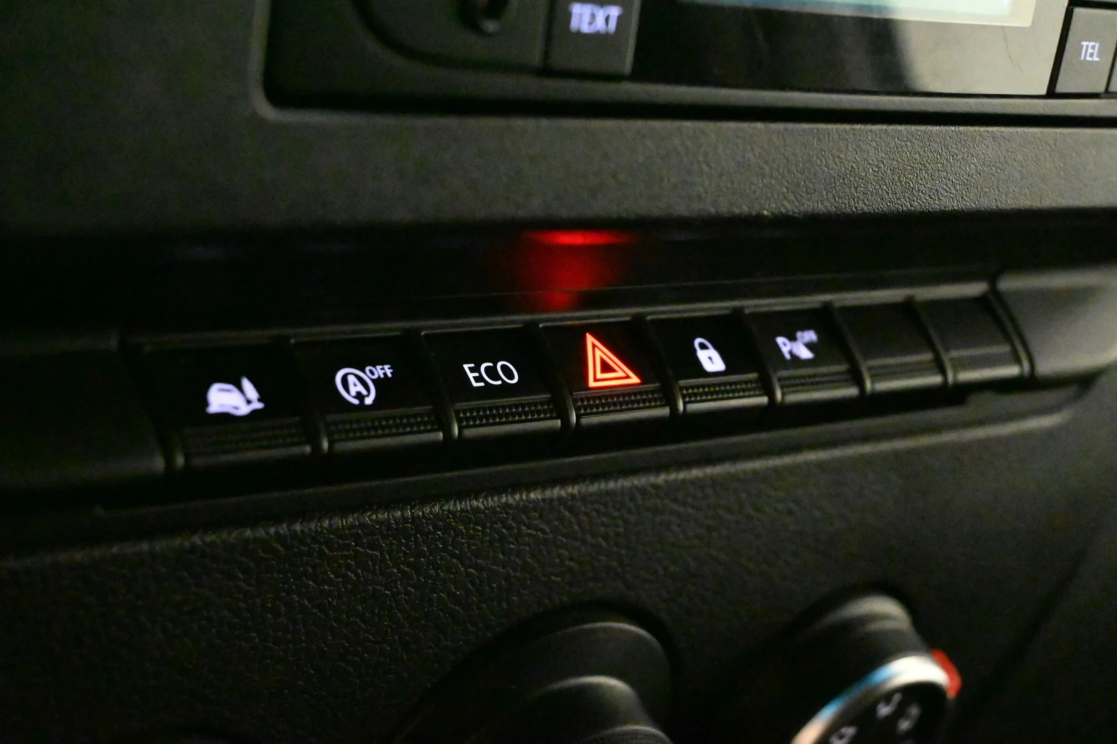 Car Image - 7F1JU8AeG8HpVd40L4j3Ok