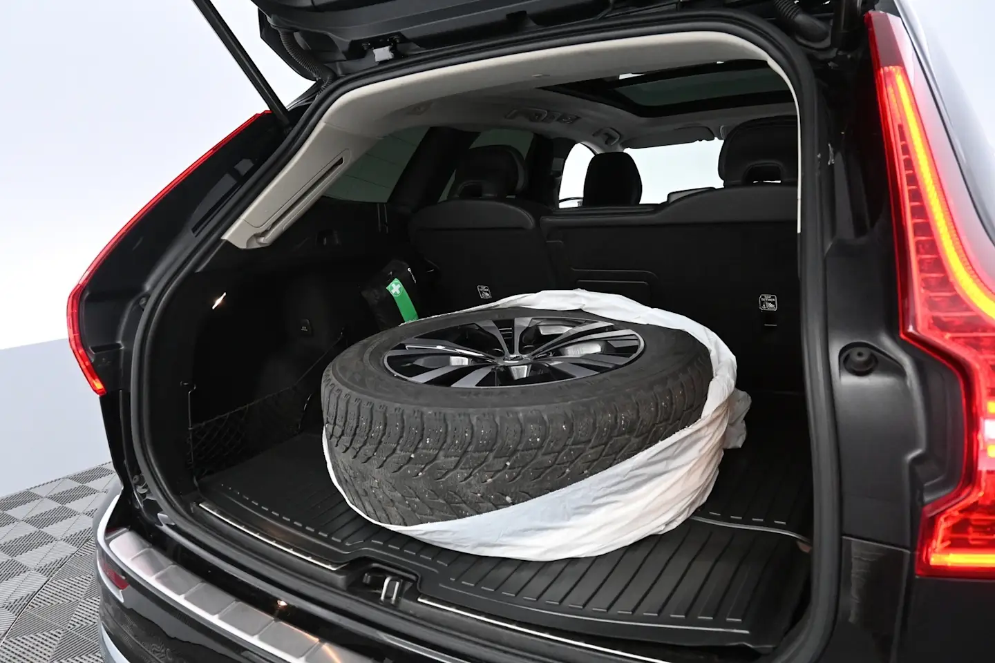 Car Image - 6WPo8wtjN9d2AjtzPdDnZd