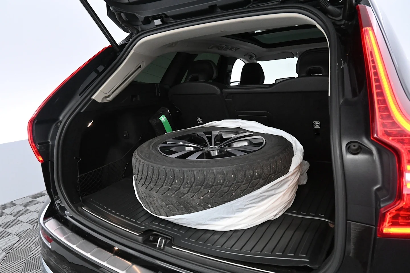 Car Image - 6WPo8wtjN9d2AjtzPdDnZd