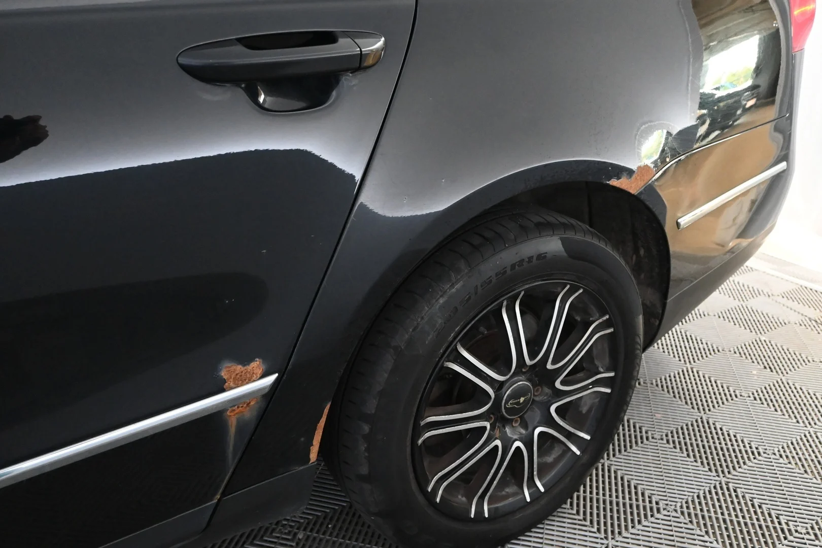 Car Image - 2tiSxsofRXJ1ZrF2cwgMJ9