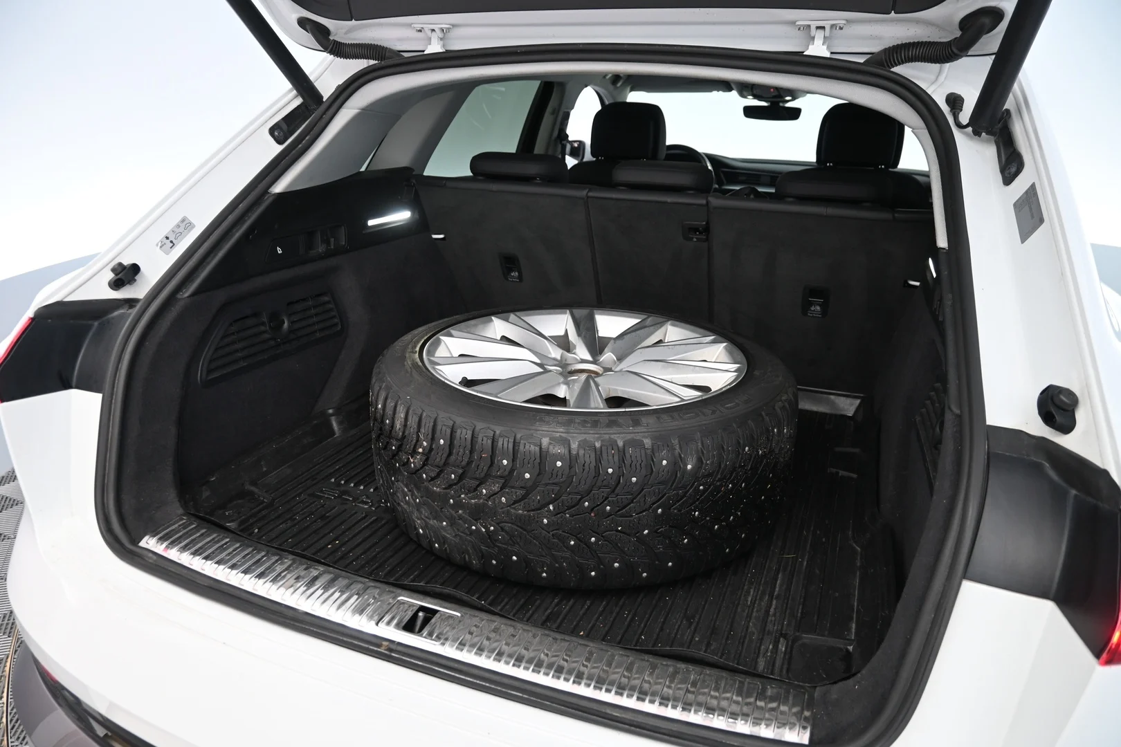 Car Image - 6DlojBzSH0IRbx6enEV7Hz