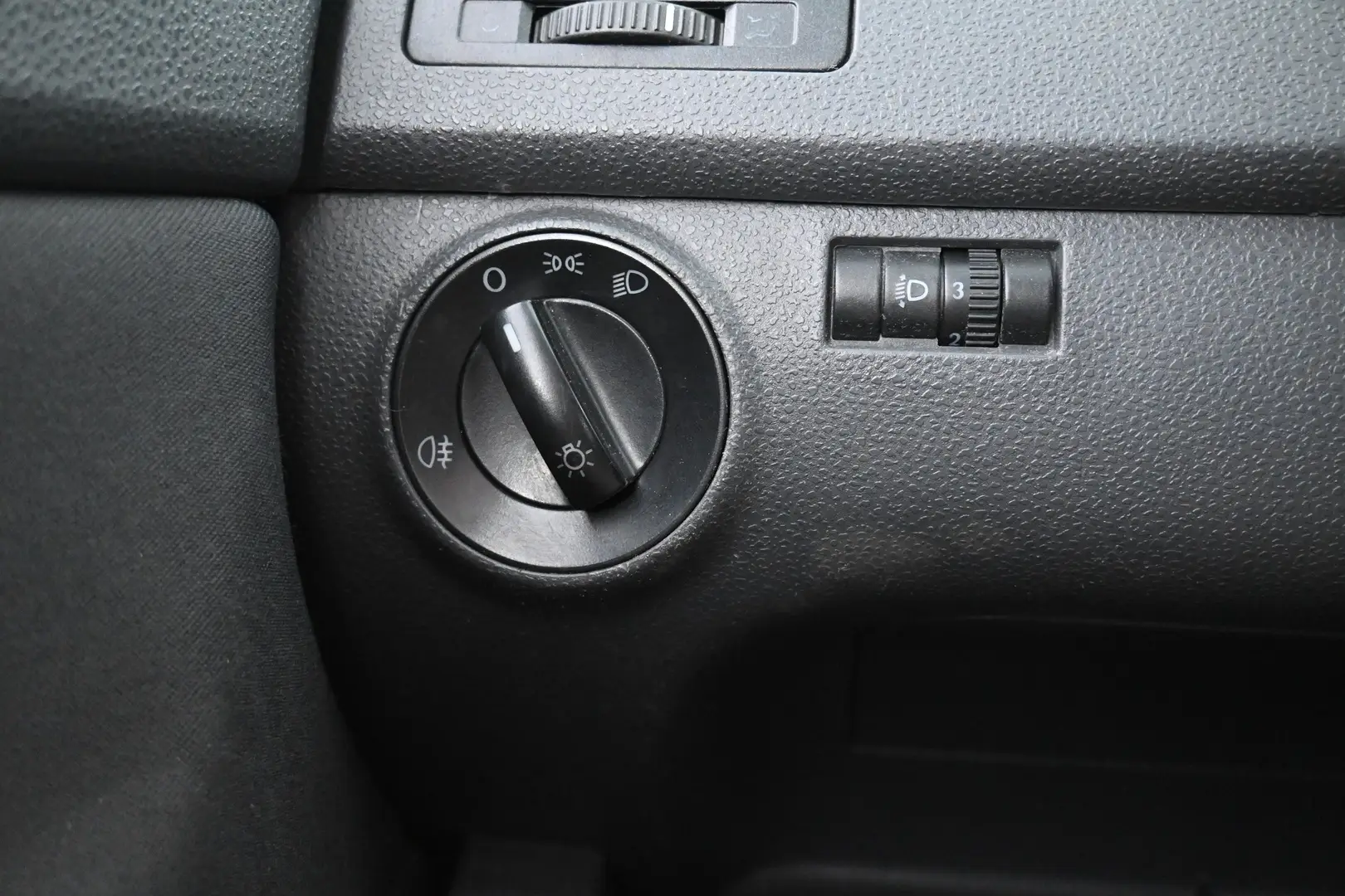 Car Image - 5aeo0Sh6CXtKfhrSkGbOzJ
