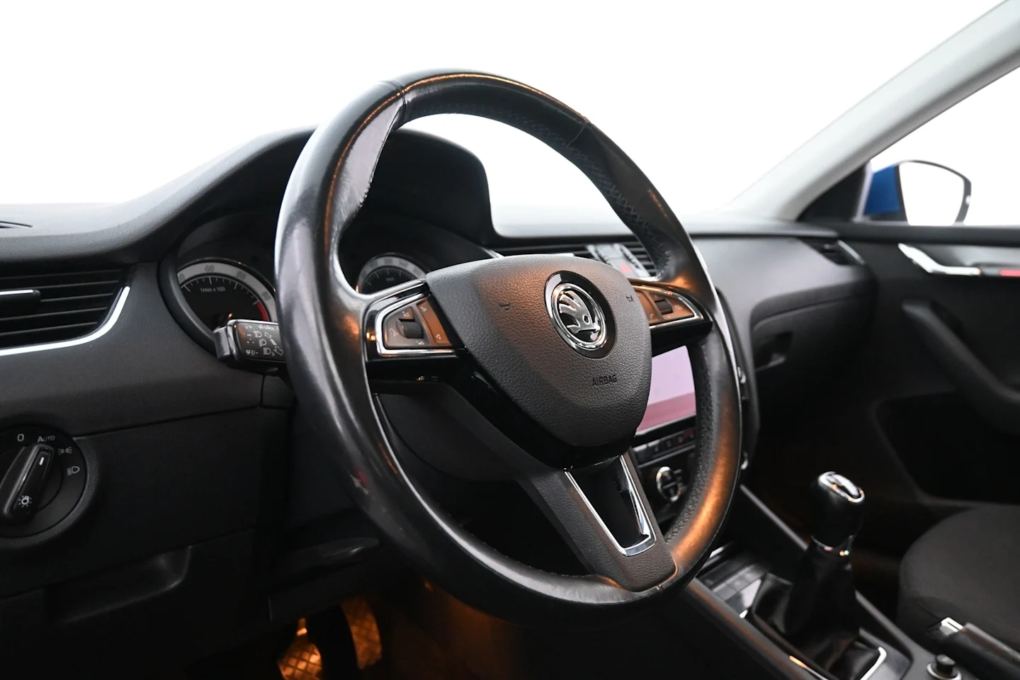 Car Image - 1feiueh3UlSTFQ7zEyUyUd