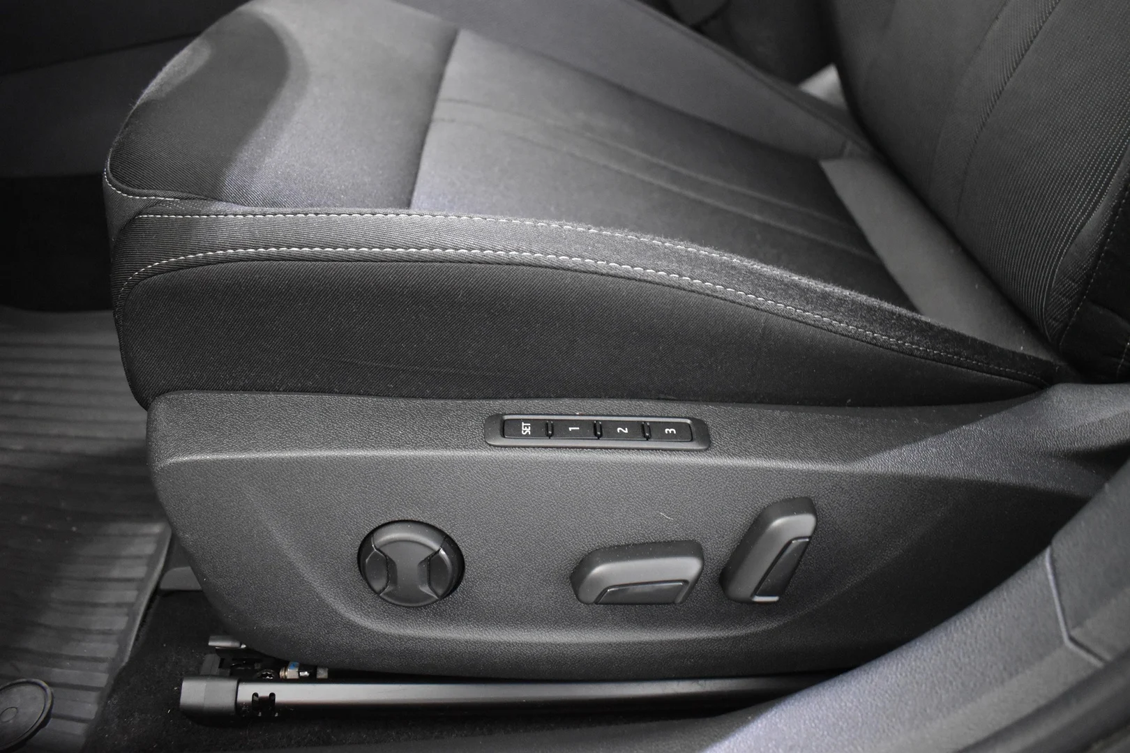 Car Image - 6aLu0qYUd7MriMGCRDqxiH