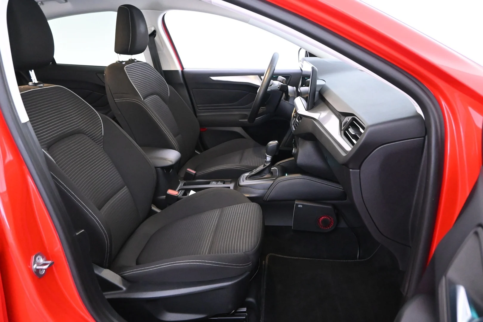 Car Image - 32K3bUAPSbryVuELWkNkfU