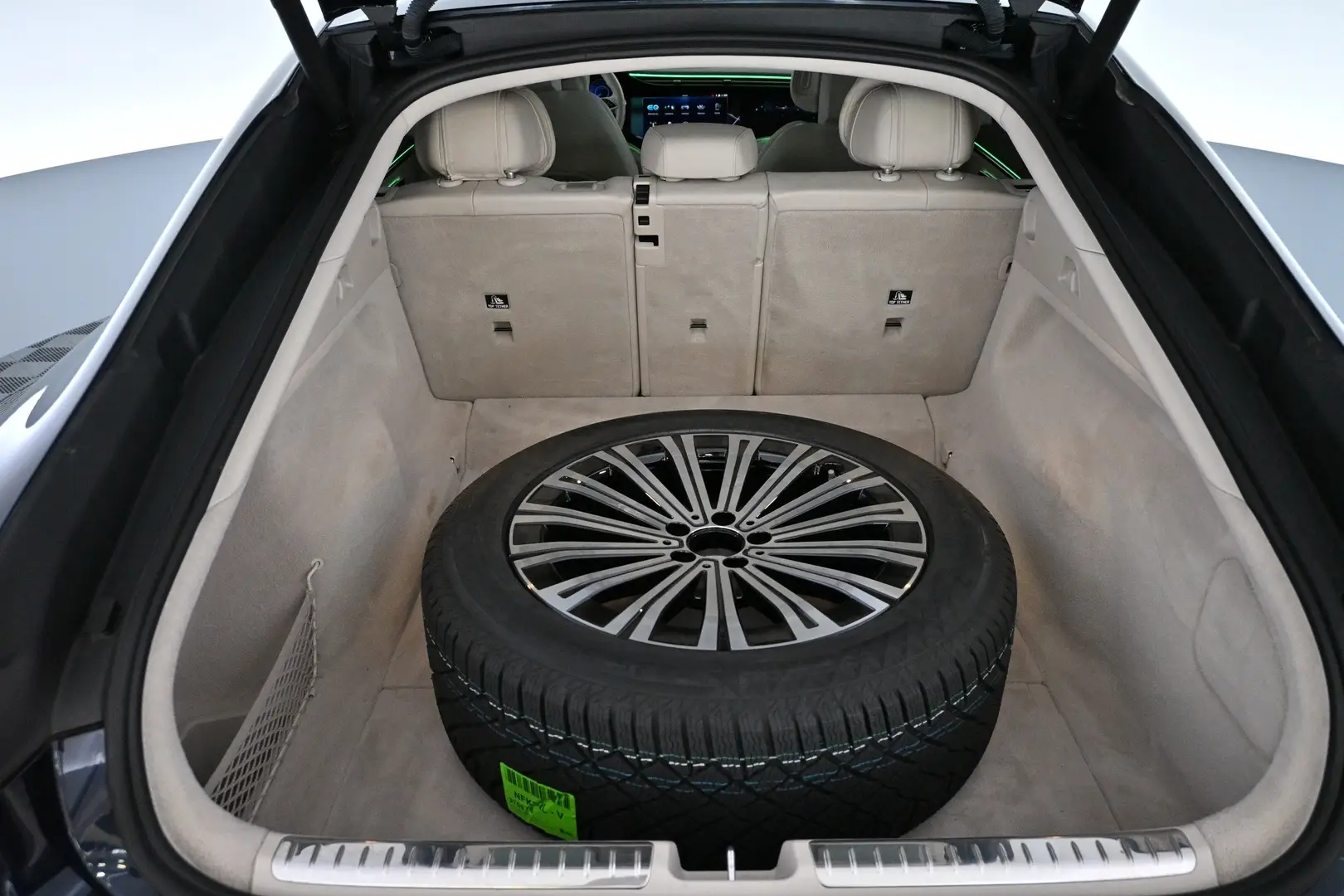 Car Image - 6W8OQUc2bBHAhpTRqgRcbM
