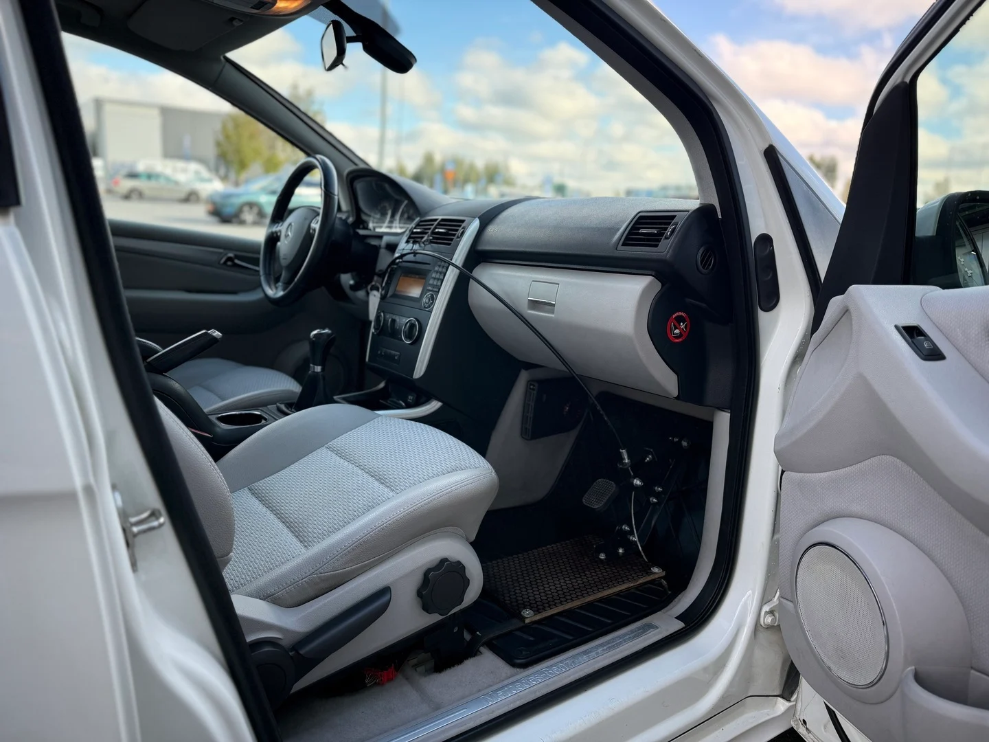 Car Image - 18Ky3iuPFMq1fnwsHCTNT1