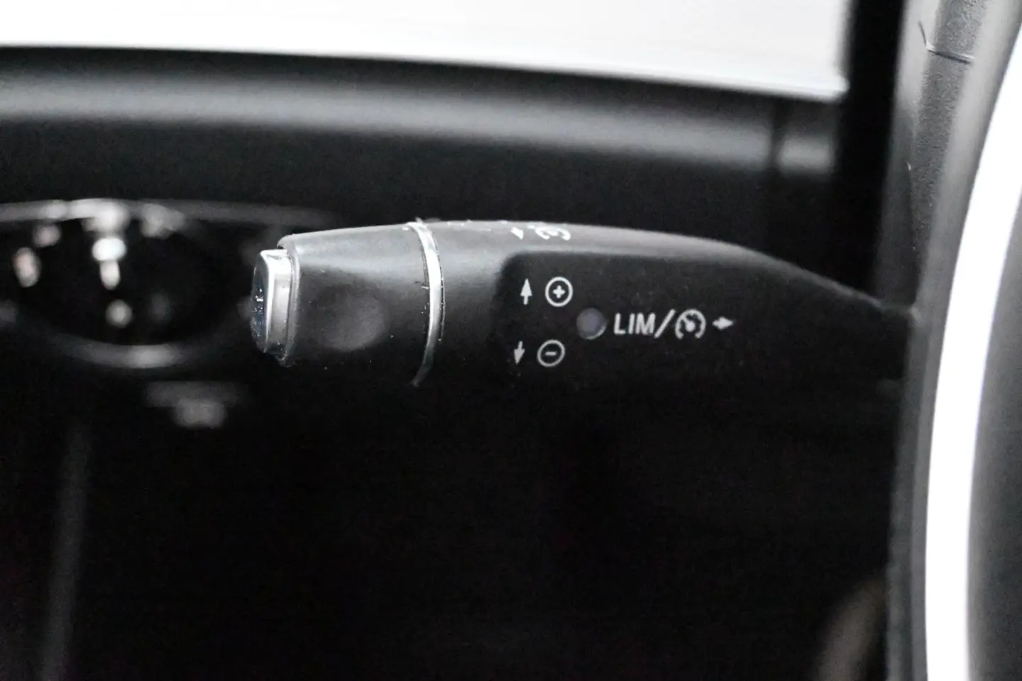 Car Image - 3ByqpgQjtgZnTSbmG1Nrjb