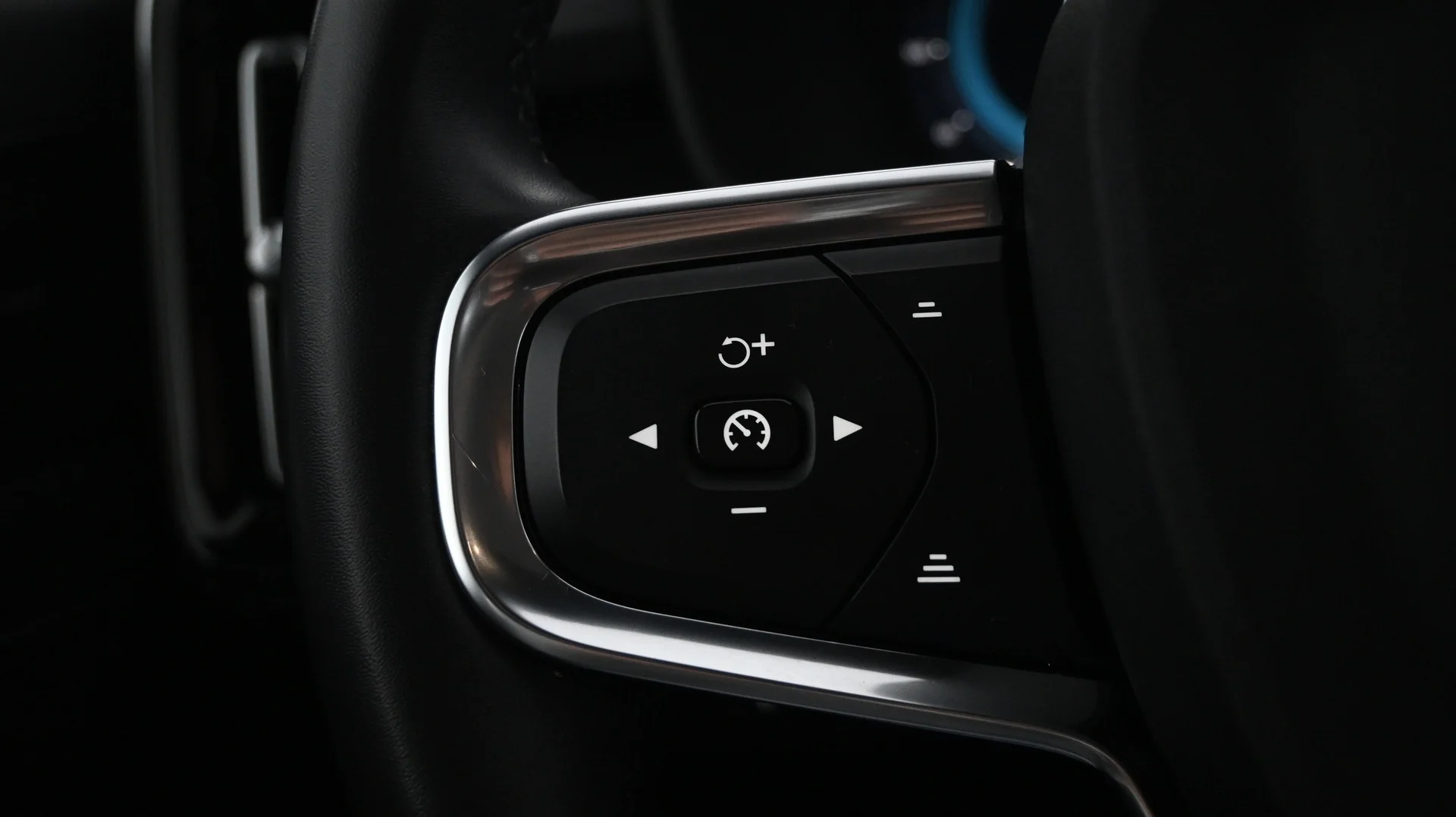 Car Image - 35PJ71RBQlZII7DdFrSTMM