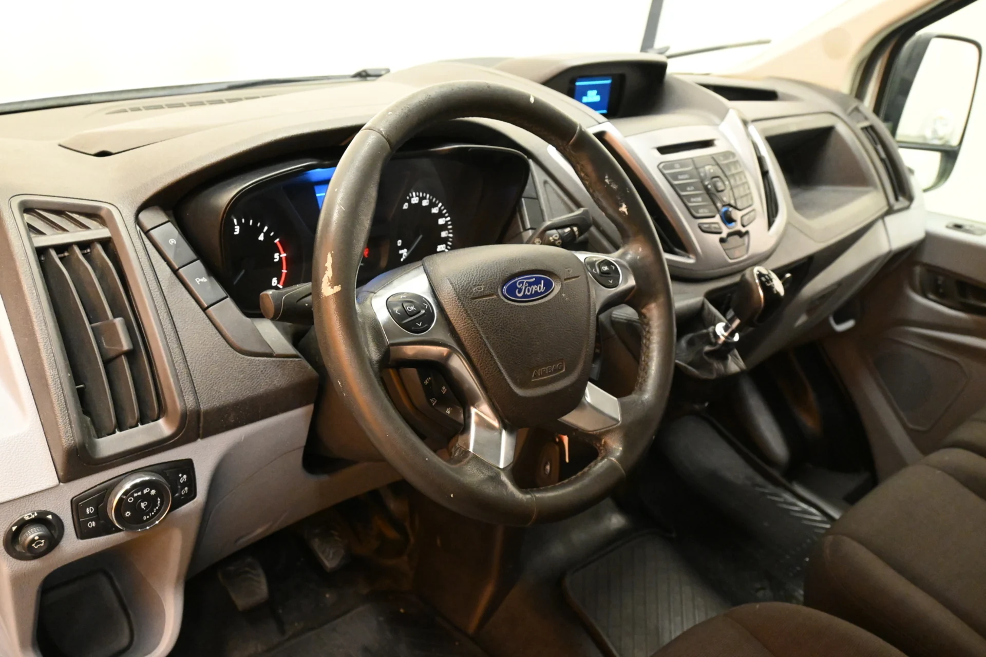 Car Image - 4oyNdENv1OAxTjVjBSLt64