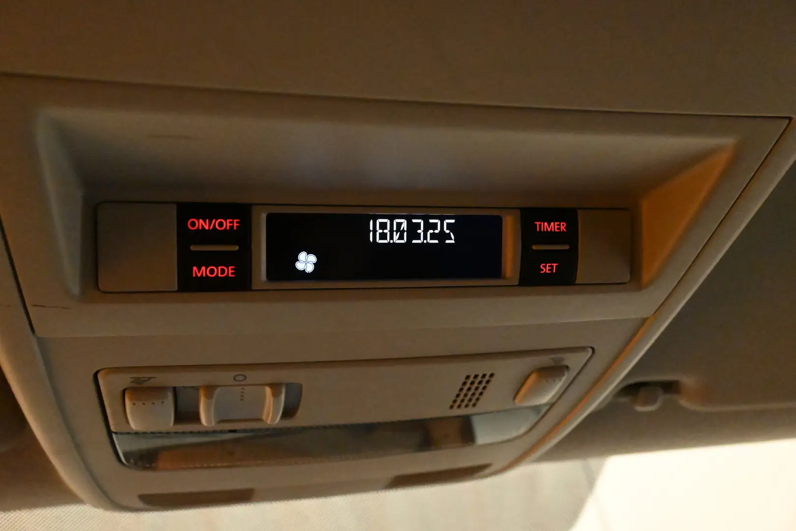 Car Image - 5Zf8FEIt1zA1CbnQMBqY06