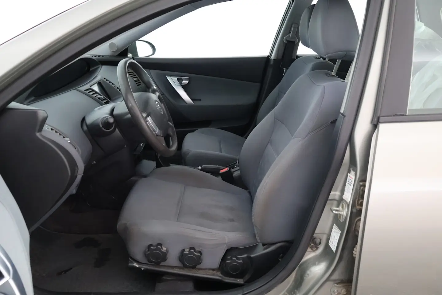 Car Image - mLi8uYu2TgxfeMJyHojNW