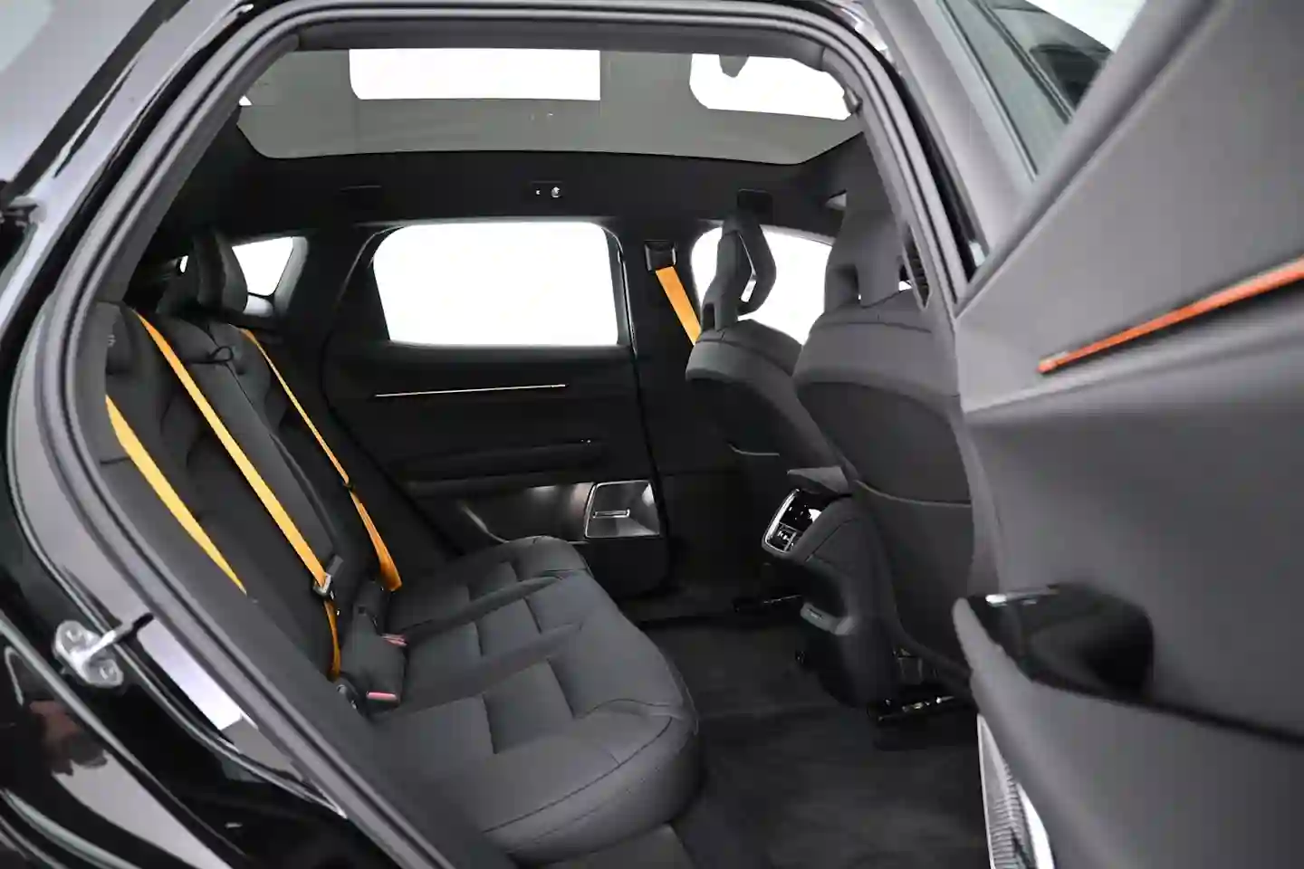 Car Image - 7q6Lc8N39kERI44UFFR6Mn