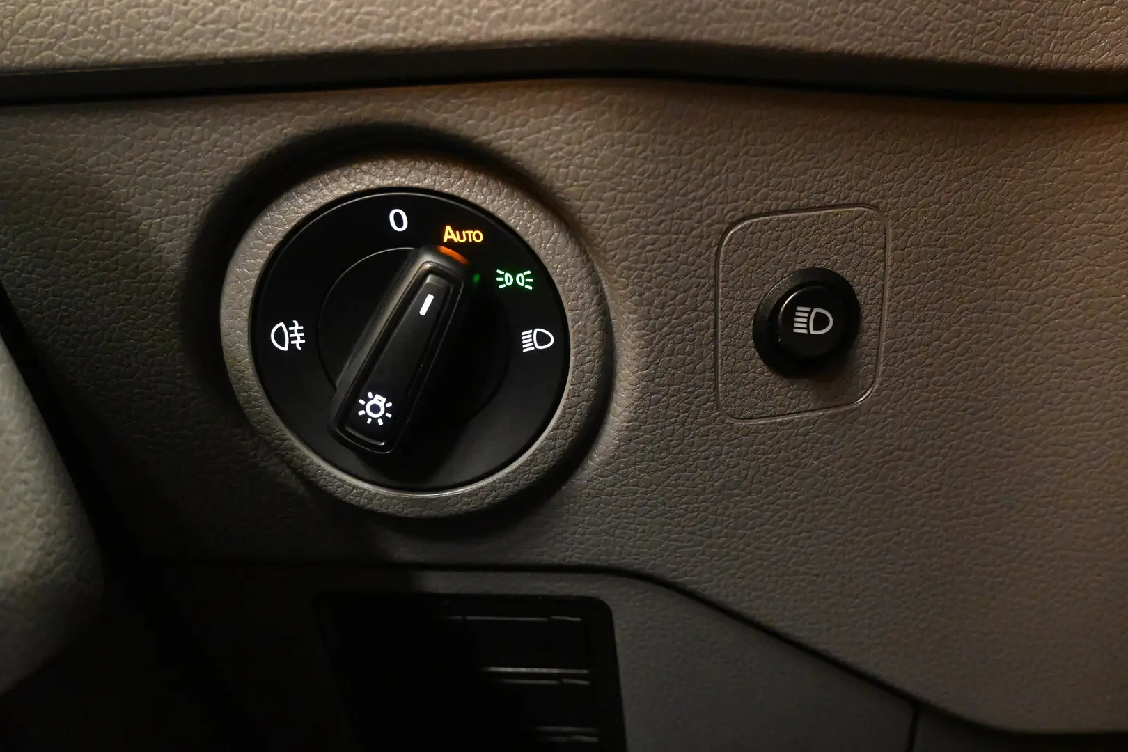 Car Image - 1aqIRaPgOkw7AQbV5udOfu