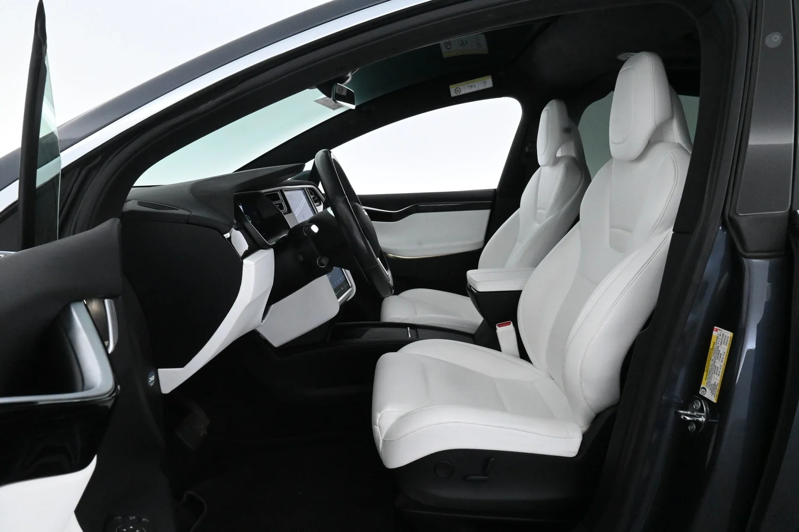 Car Image - 3x3D9vGbX5HxsffwqSjKk1
