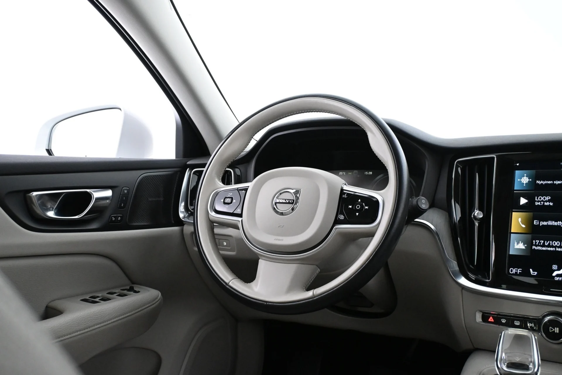 Car Image - BOeo3idWg761DcYUrPY8O