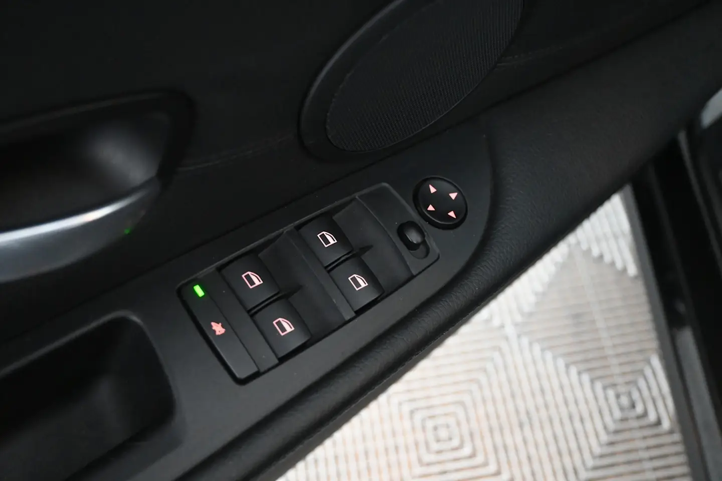 Car Image - mZjI4K01CfPavlRWmPKFT