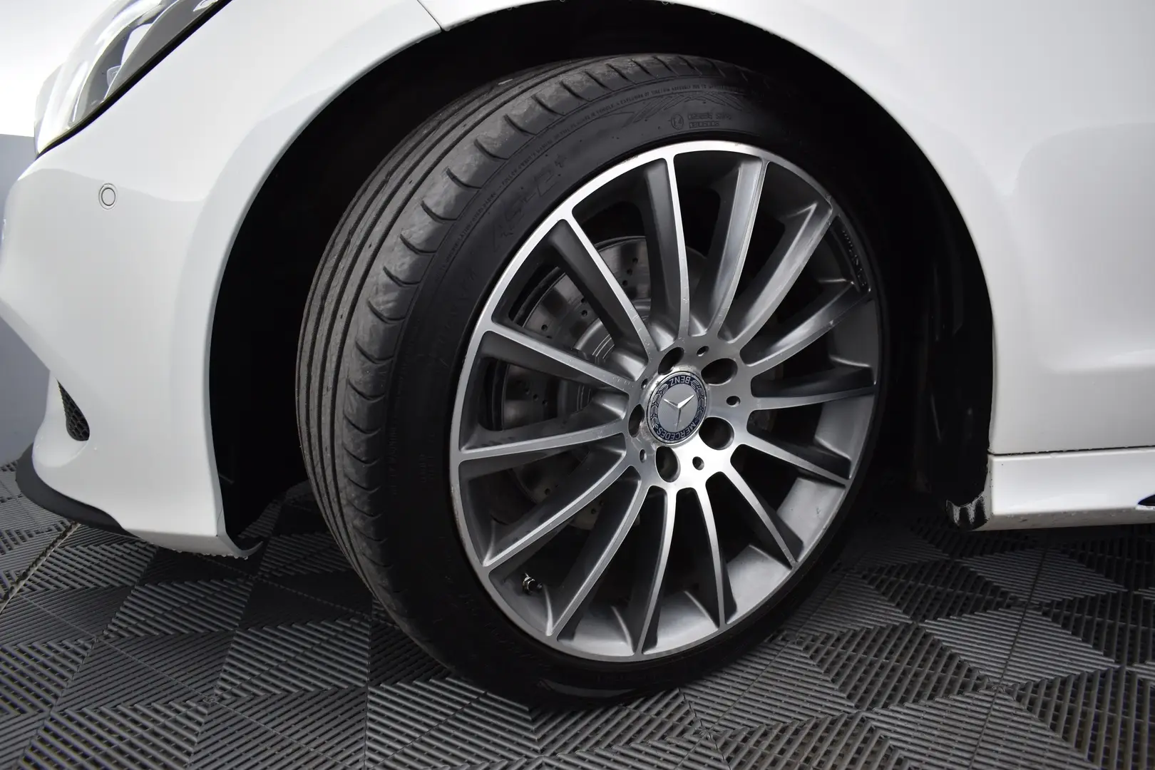 Car Image - mVR9odQt4c6ElLhBcWNBQ