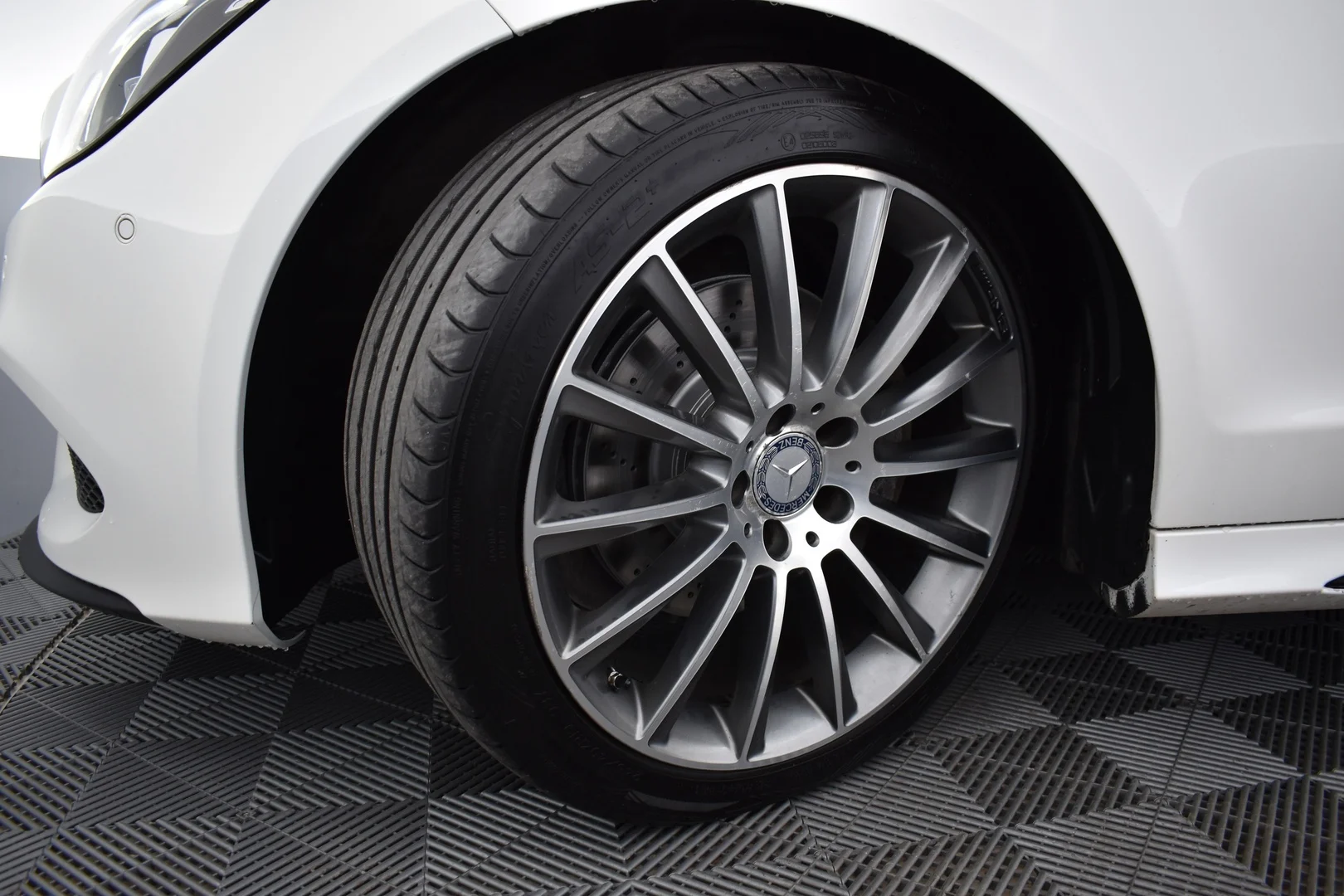 Car Image - mVR9odQt4c6ElLhBcWNBQ