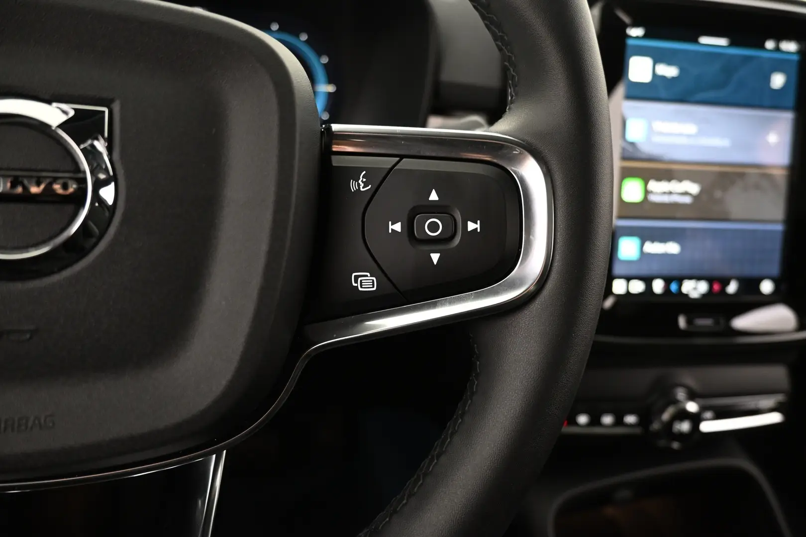 Car Image - 6ospM4WO3LpY4pcBmE1UG0