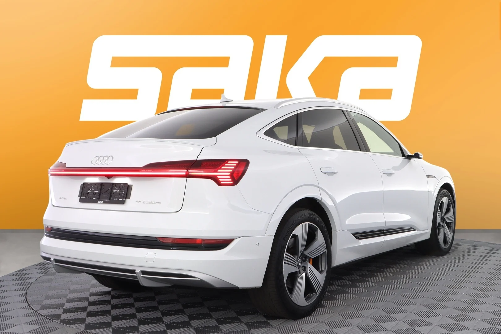 Car Image - 4WEa73o705mLc9LnTsbUB5