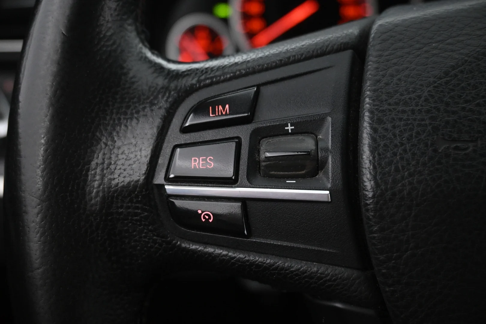 Car Image - 57jv7LJS6mgnuV9msLl5iX