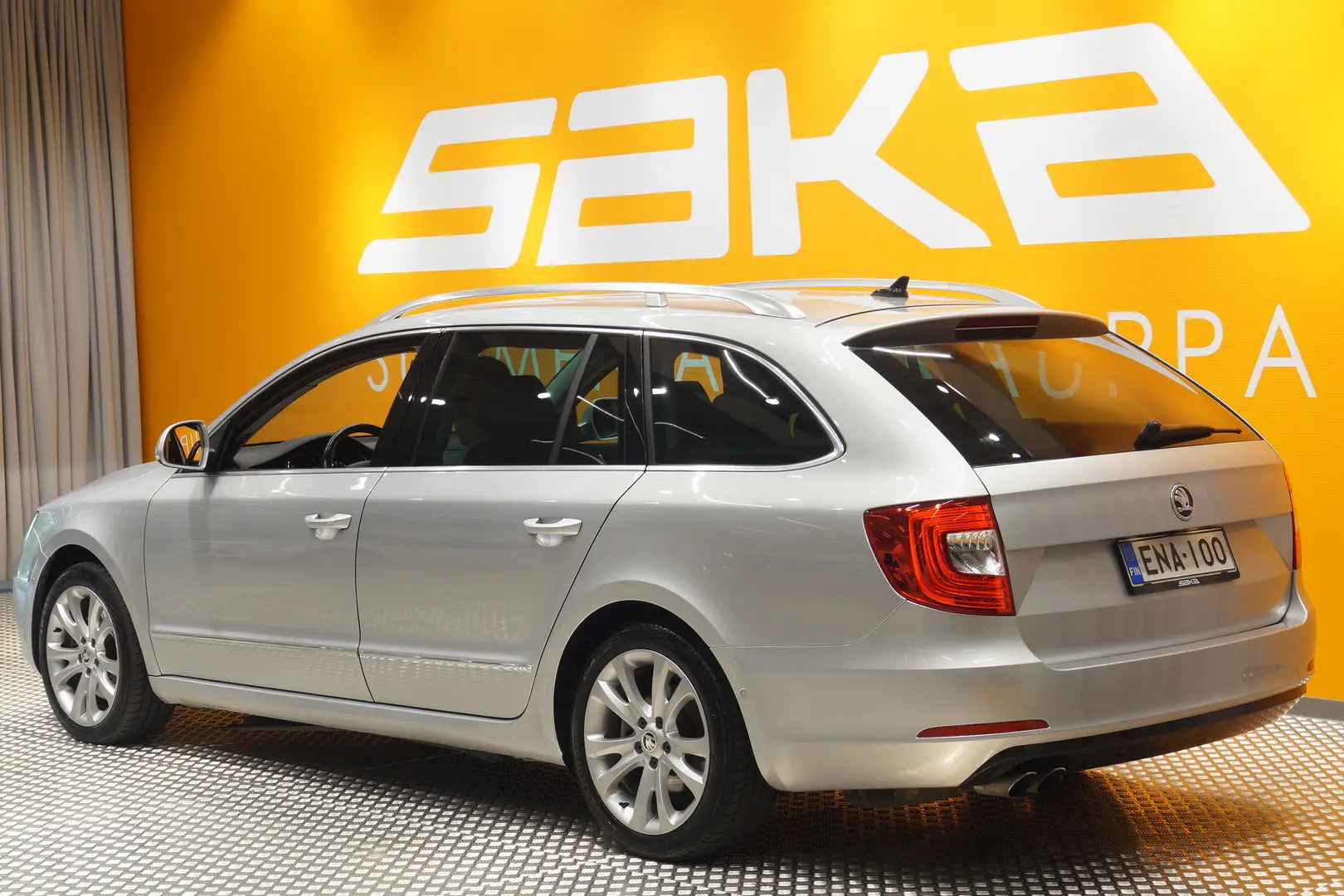 Car Image - 2lvbaMlJa7UQGutyKdhT8W