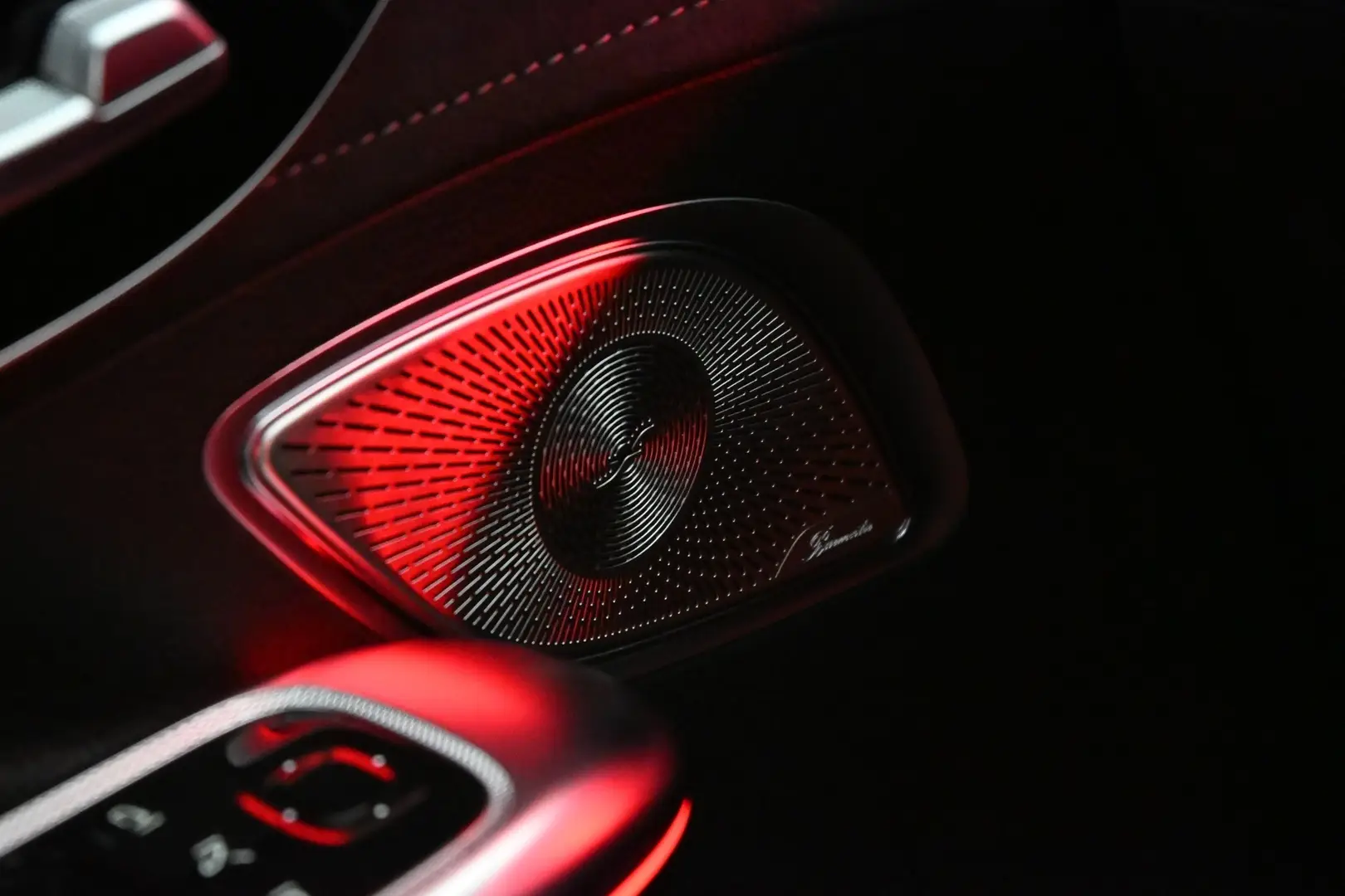 Car Image - 4wzLxsQDAf3MAywf5CwBLb