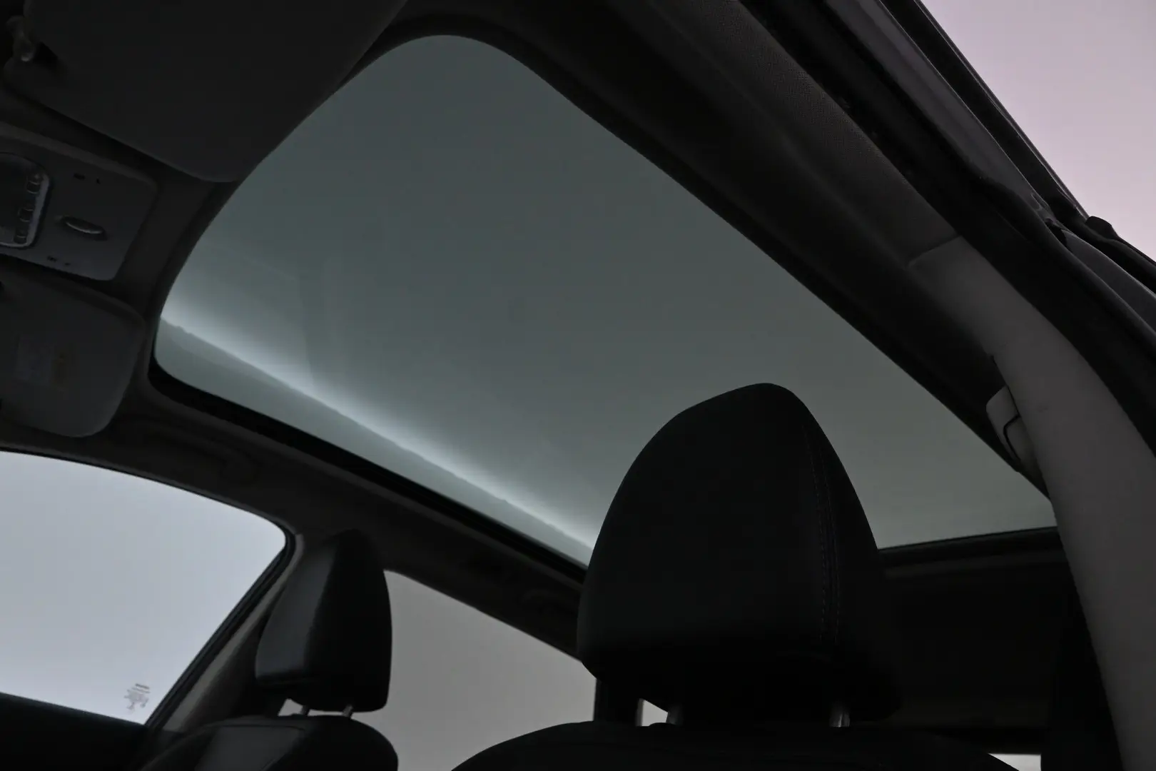 Car Image - 1CbFsow3fikmmT5c3Hu0a2