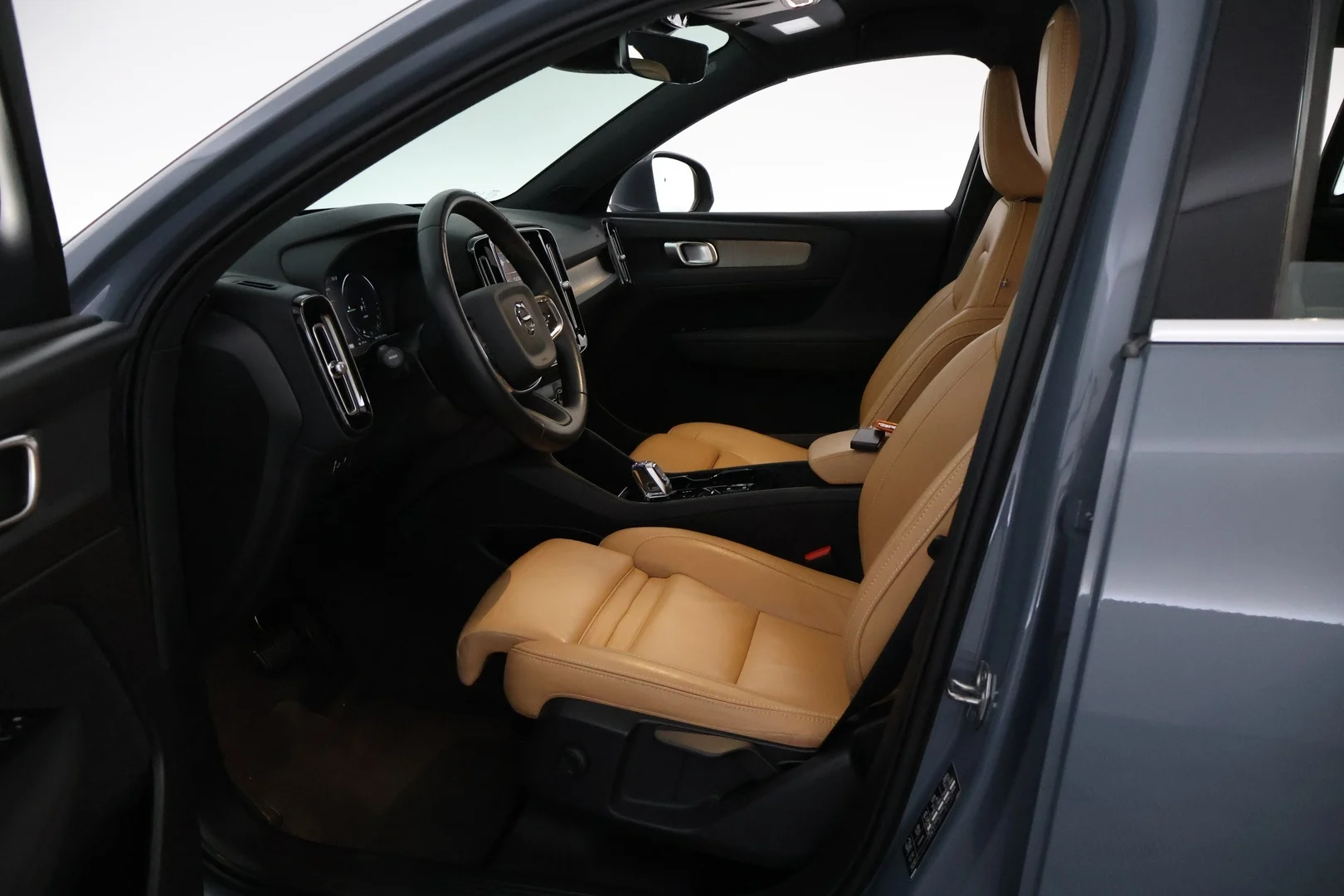 Car Image - 430dTeyA5JLSnvwKy7YiOV