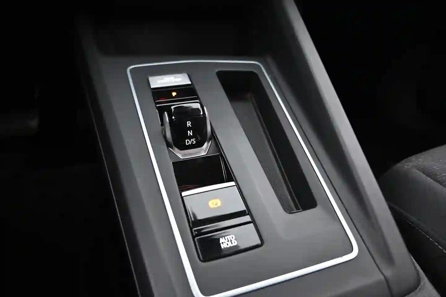 Car Image - 5pmd5VnyFREJ6jNsJHwIBt