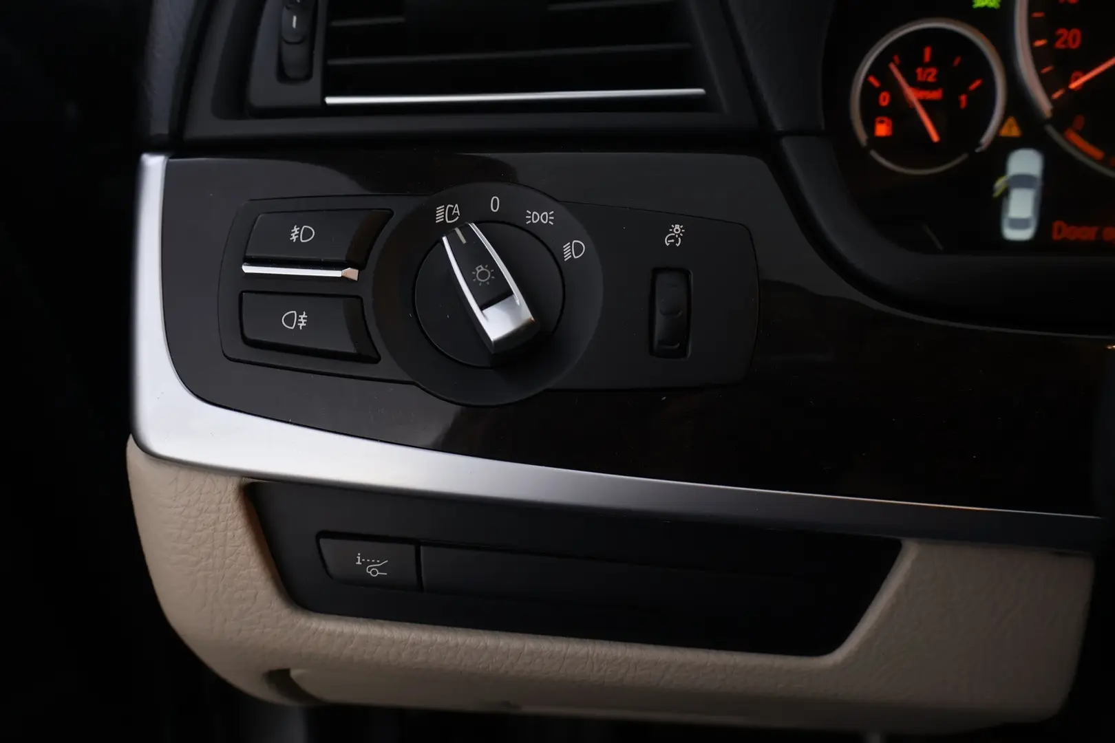 Car Image - 5DO3l30c8ctSOslON5KfWv