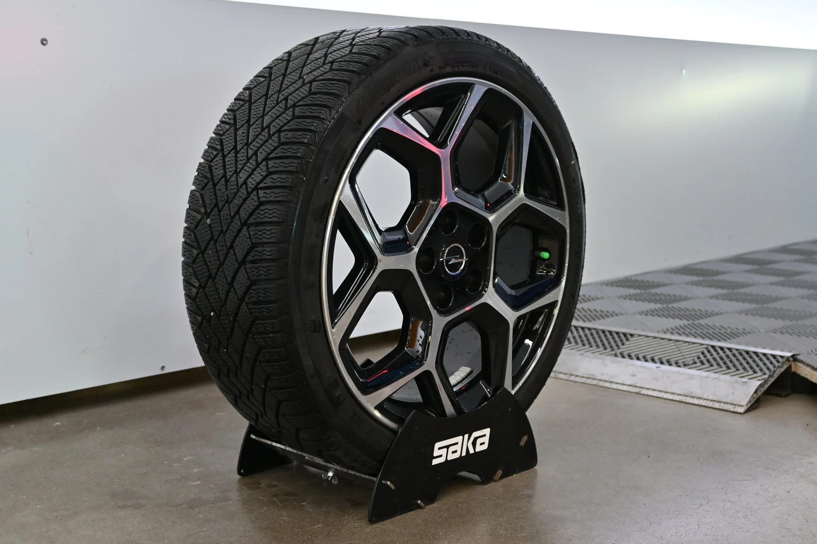 Car Image - 5bT2F7MK9cA6vcnjGsdogL