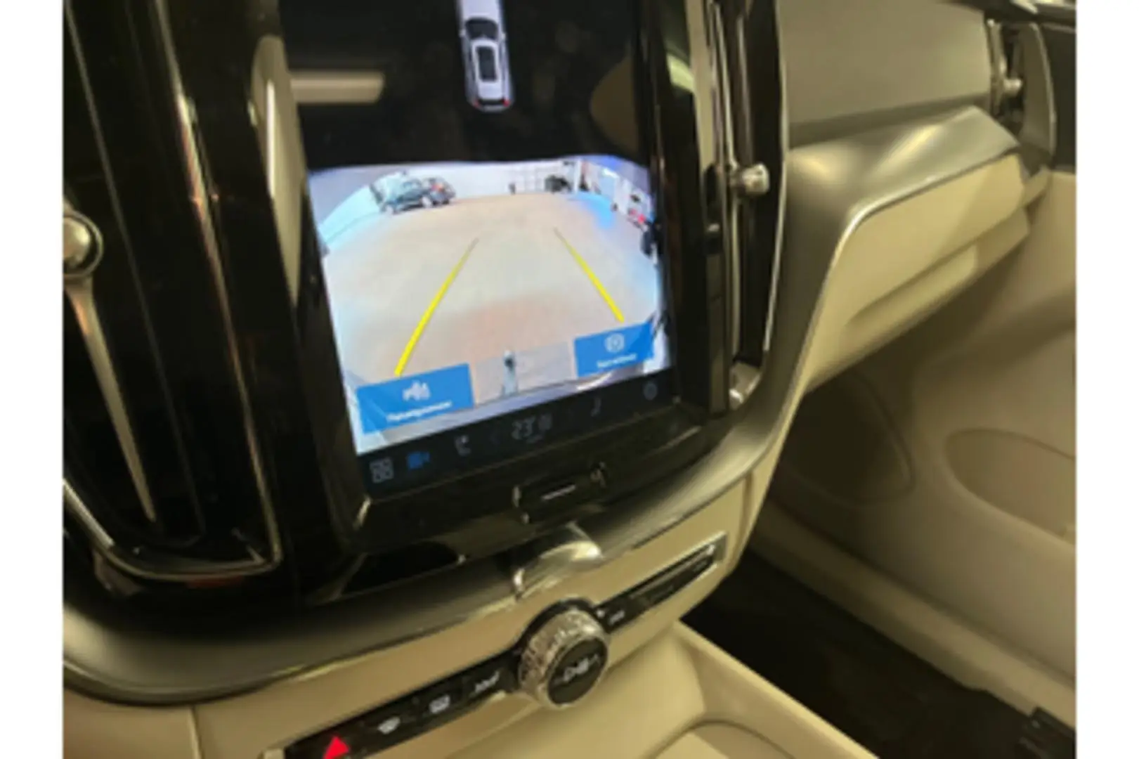Car Image - 621FMRYXPpgxaiUq0tdUYc