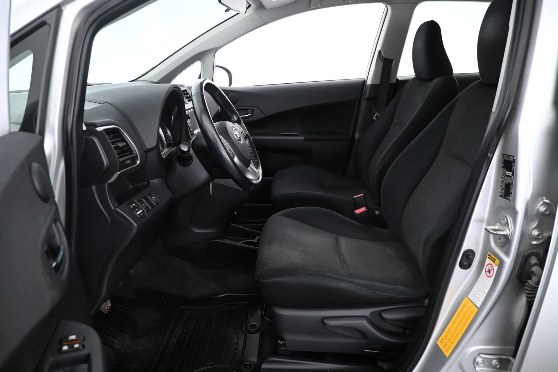Car Image - 74bZVoHiOFJuo9sM7cgKbL